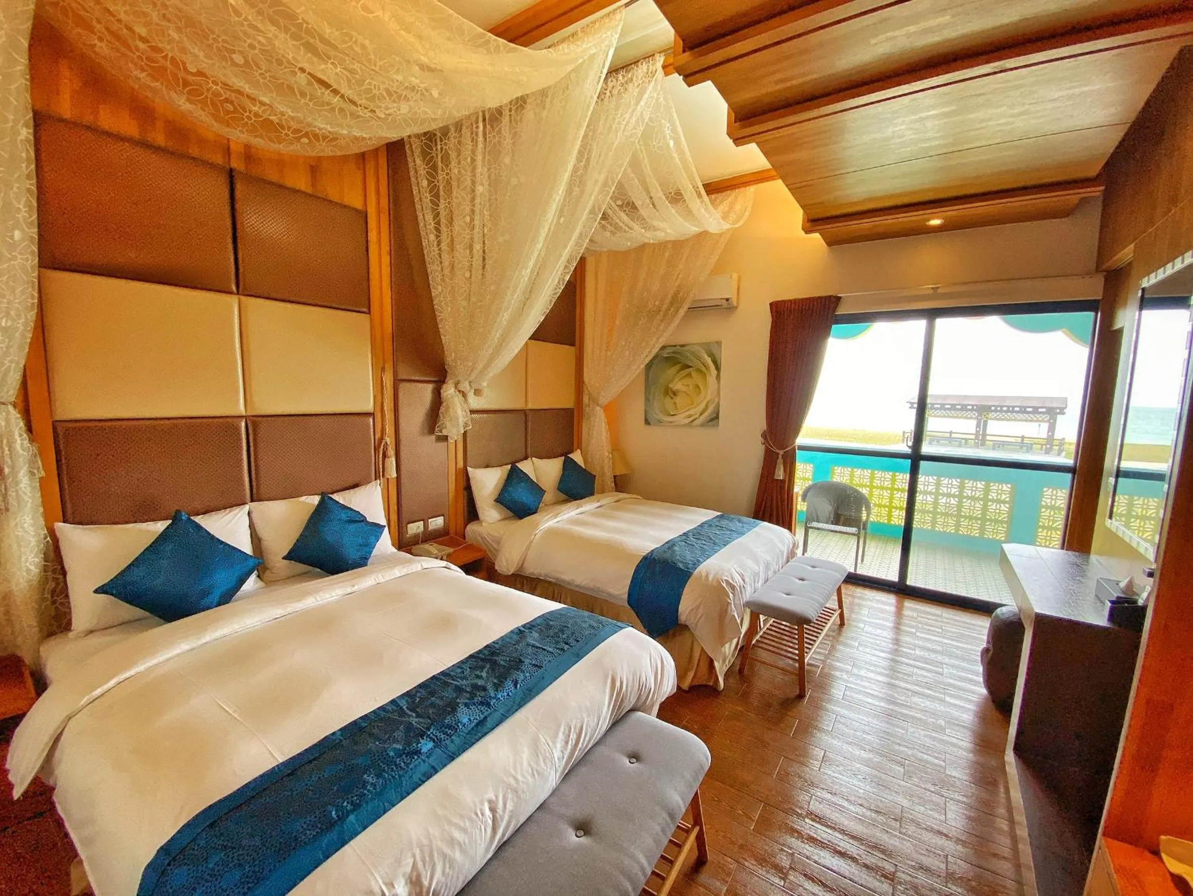 Bed in The Domed Tile B&B