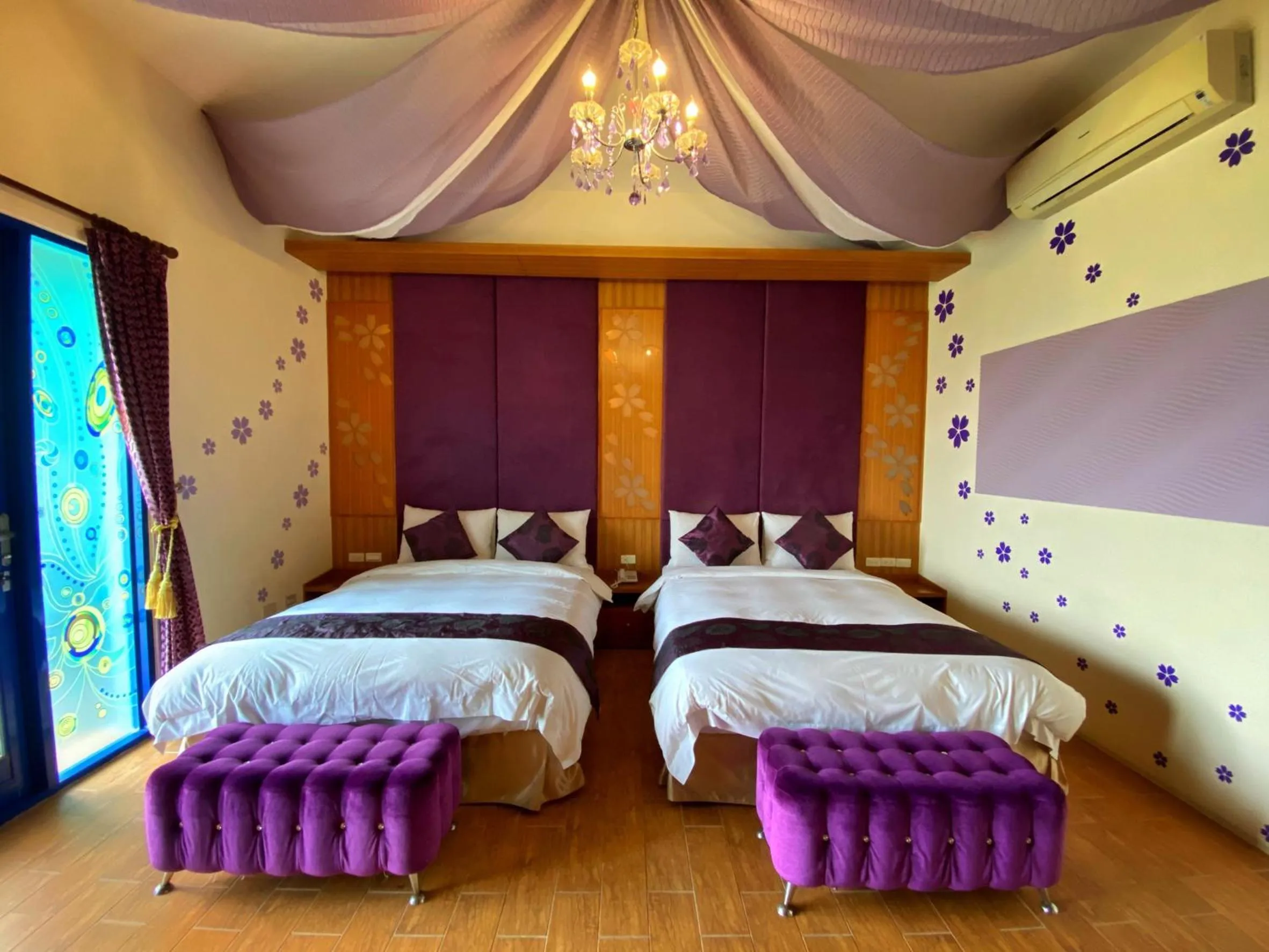 Bed in The Domed Tile B&B