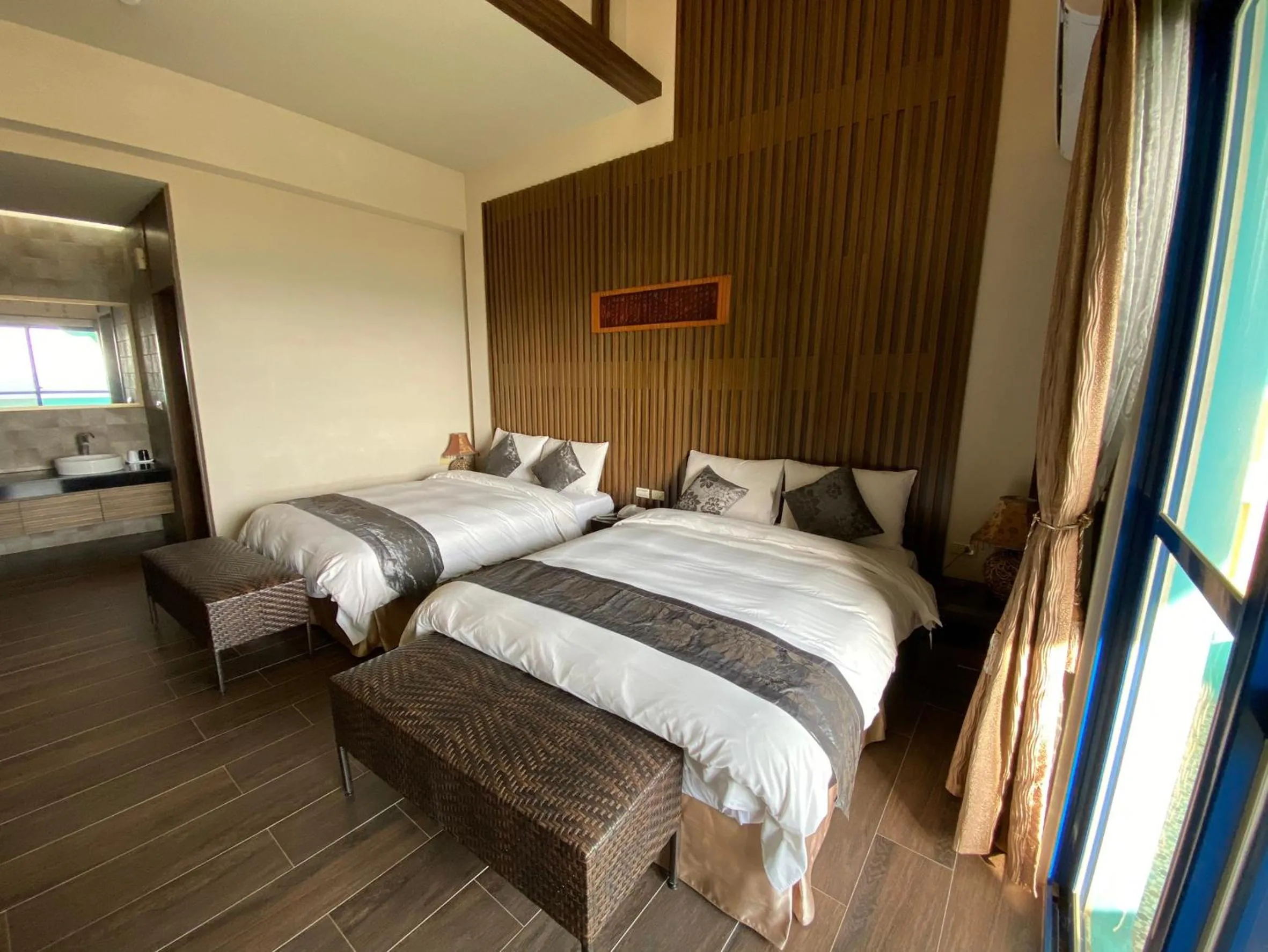 Bed in The Domed Tile B&B