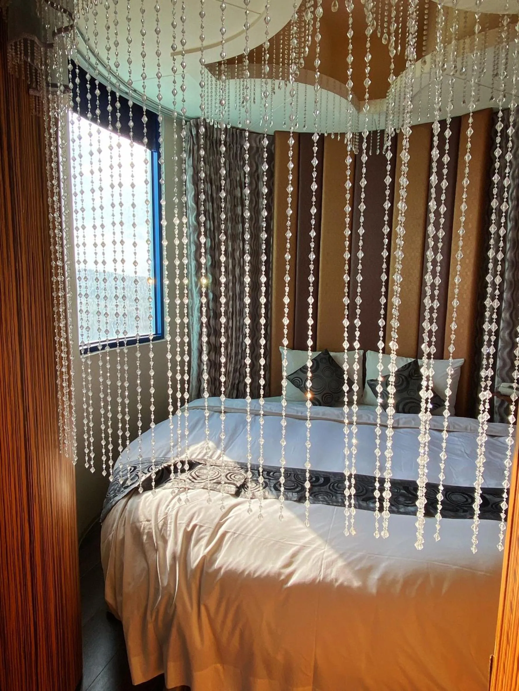 Bed in The Domed Tile B&B