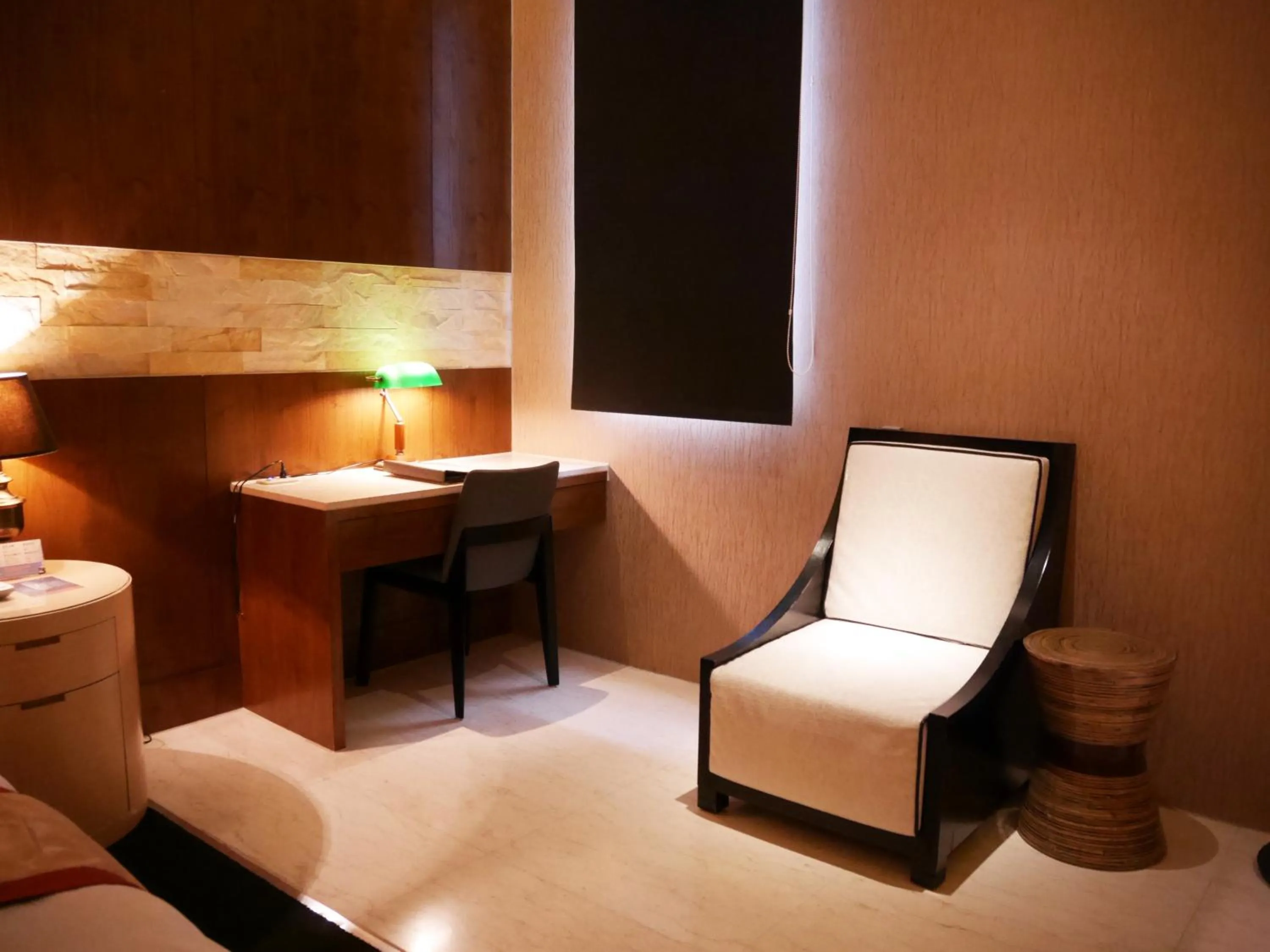 Decorative detail in Lanshy Motel