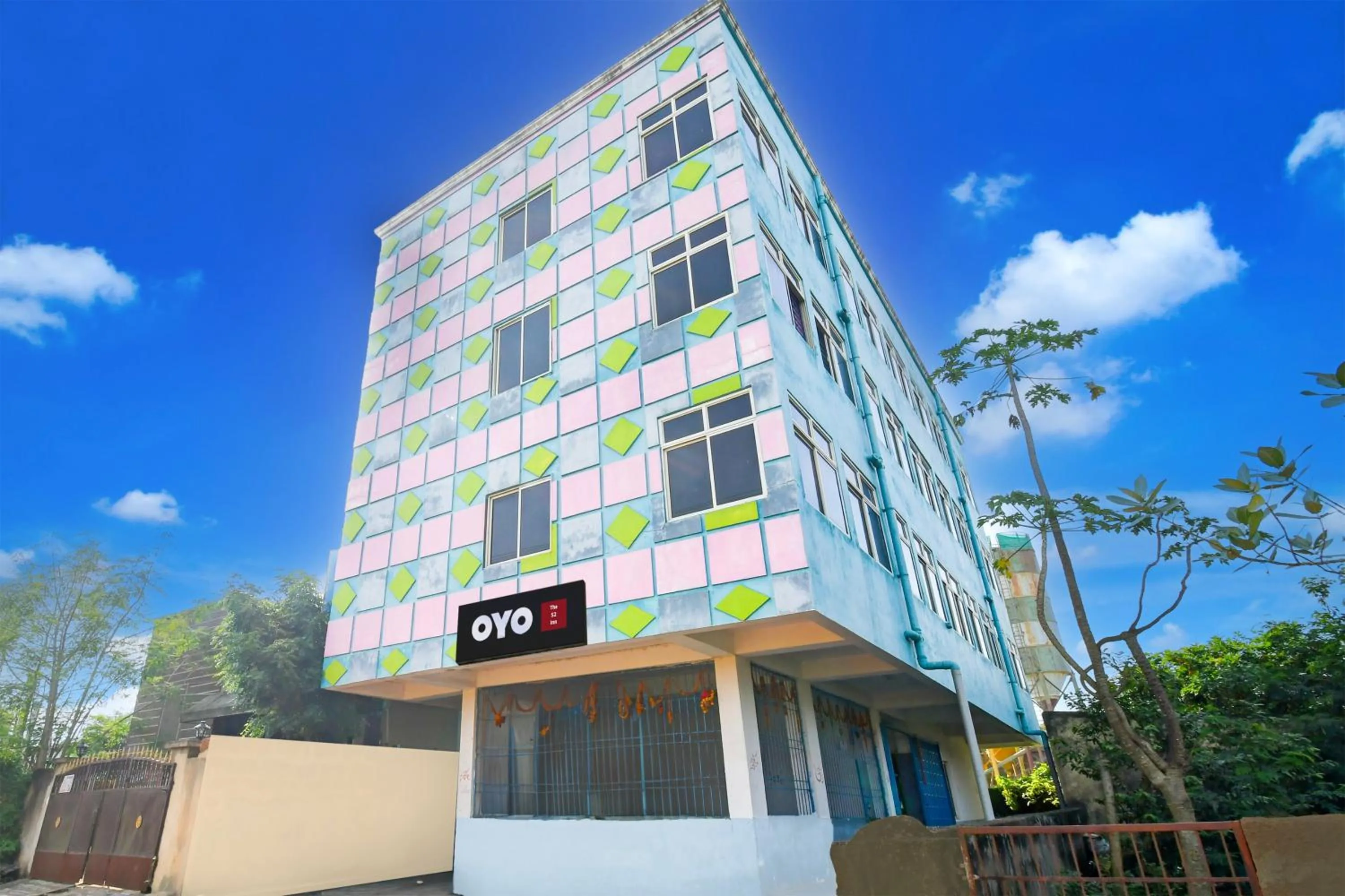 Facade/entrance in Hotel O The S2 INN