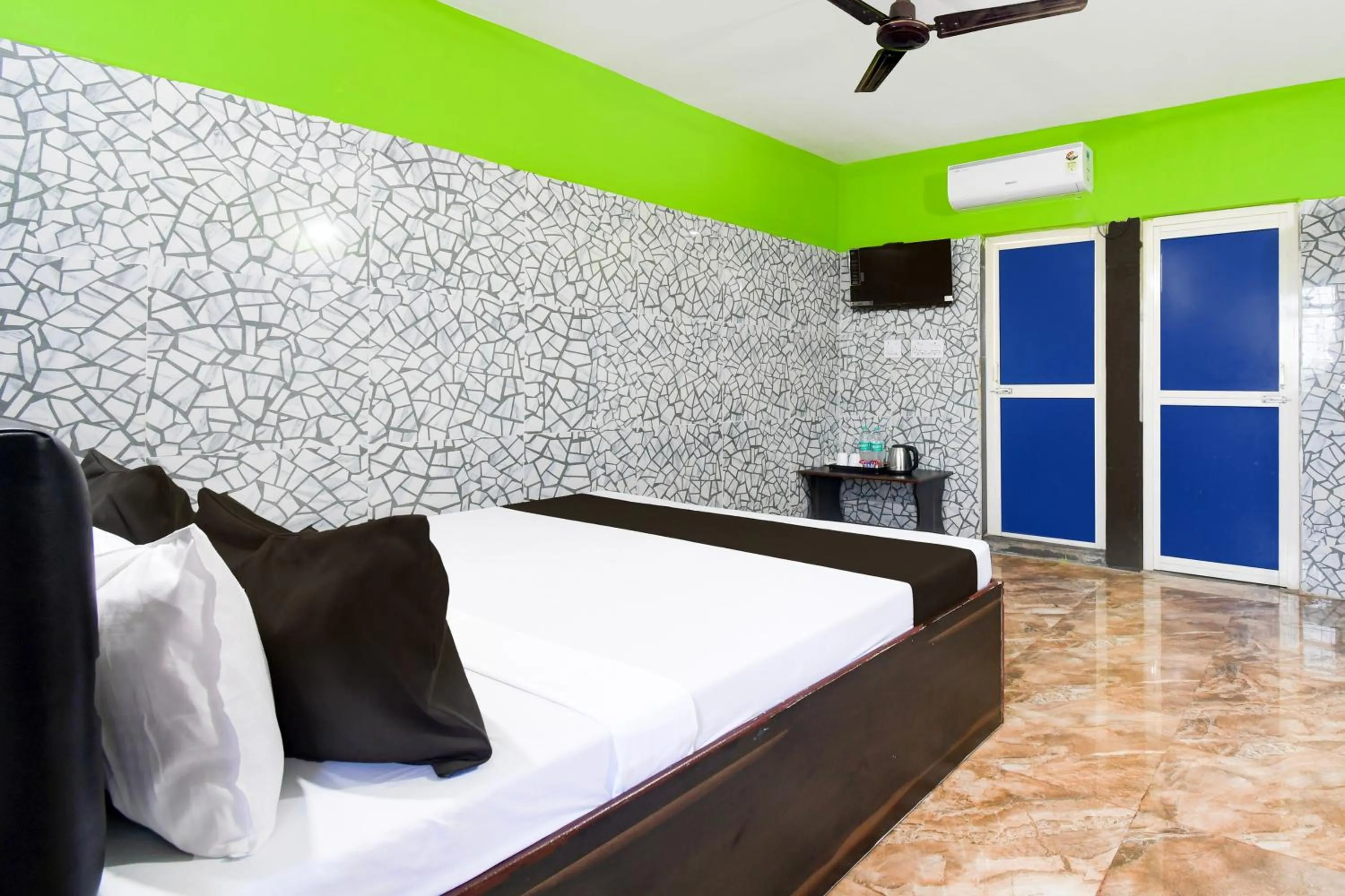 Bedroom, Bed in Hotel O The S2 INN