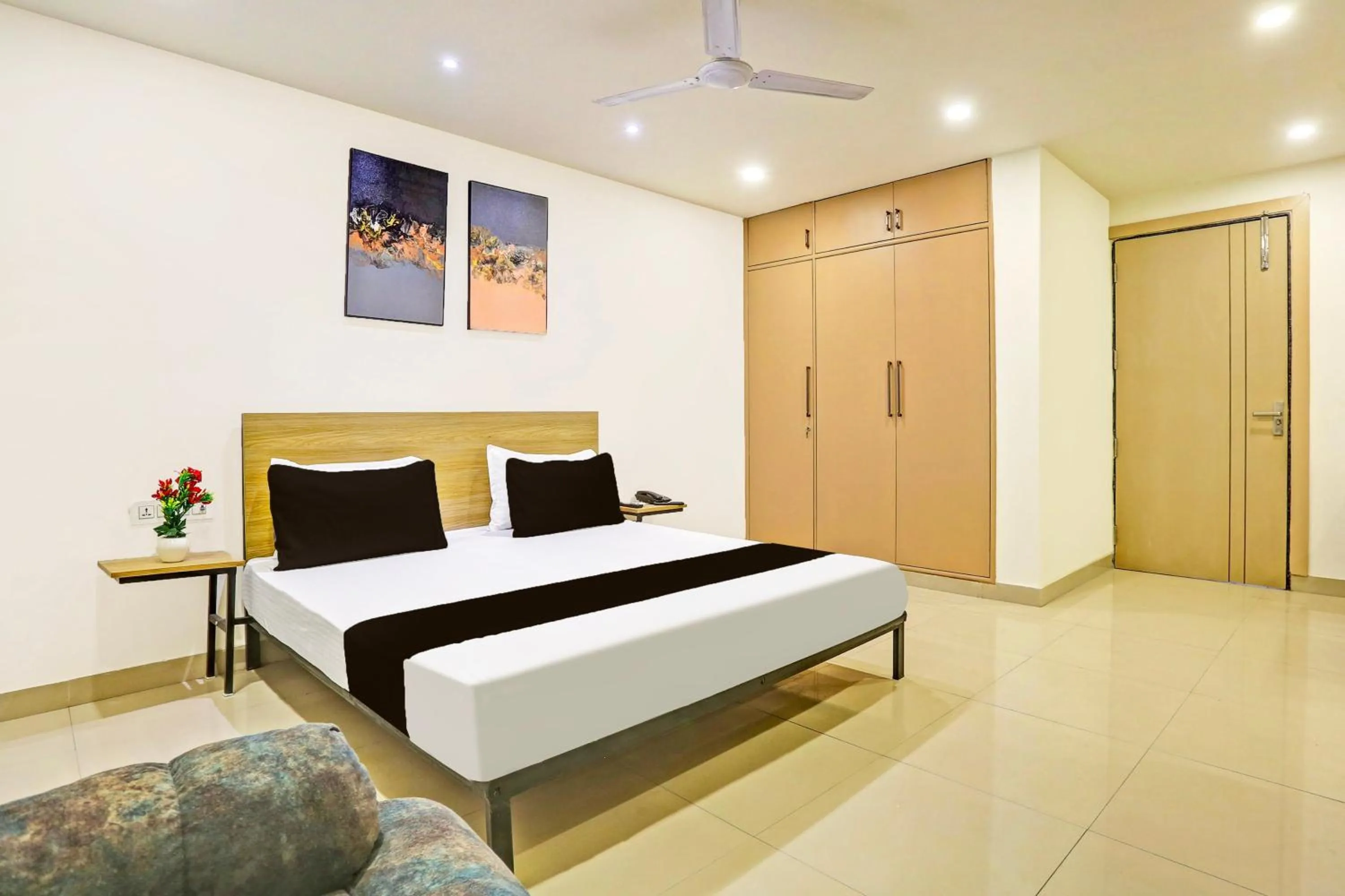 Bedroom, Bed in Super Hotel O Plush Homes