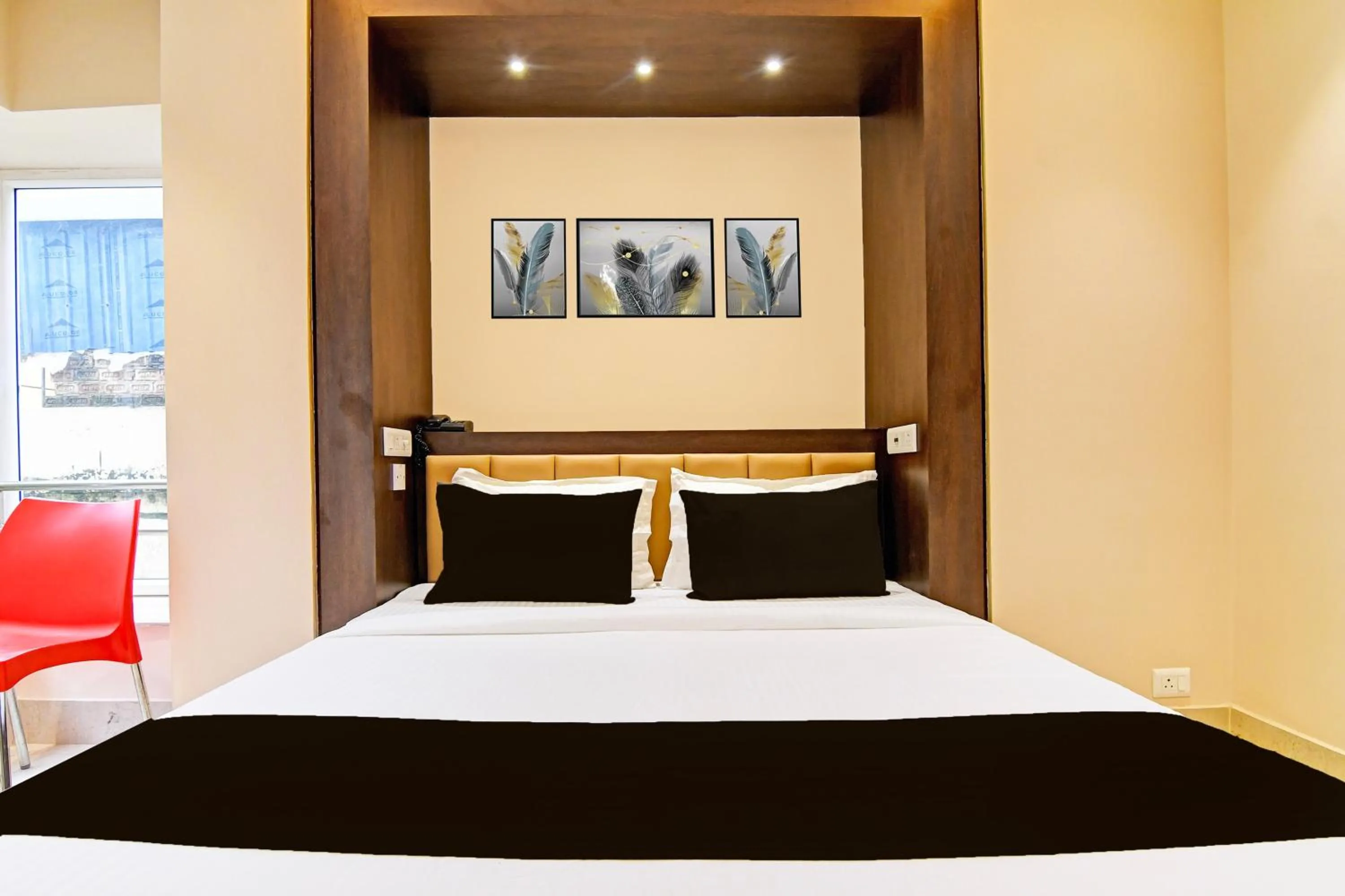 Bedroom, Bed in Super Hotel O SAMOTEL