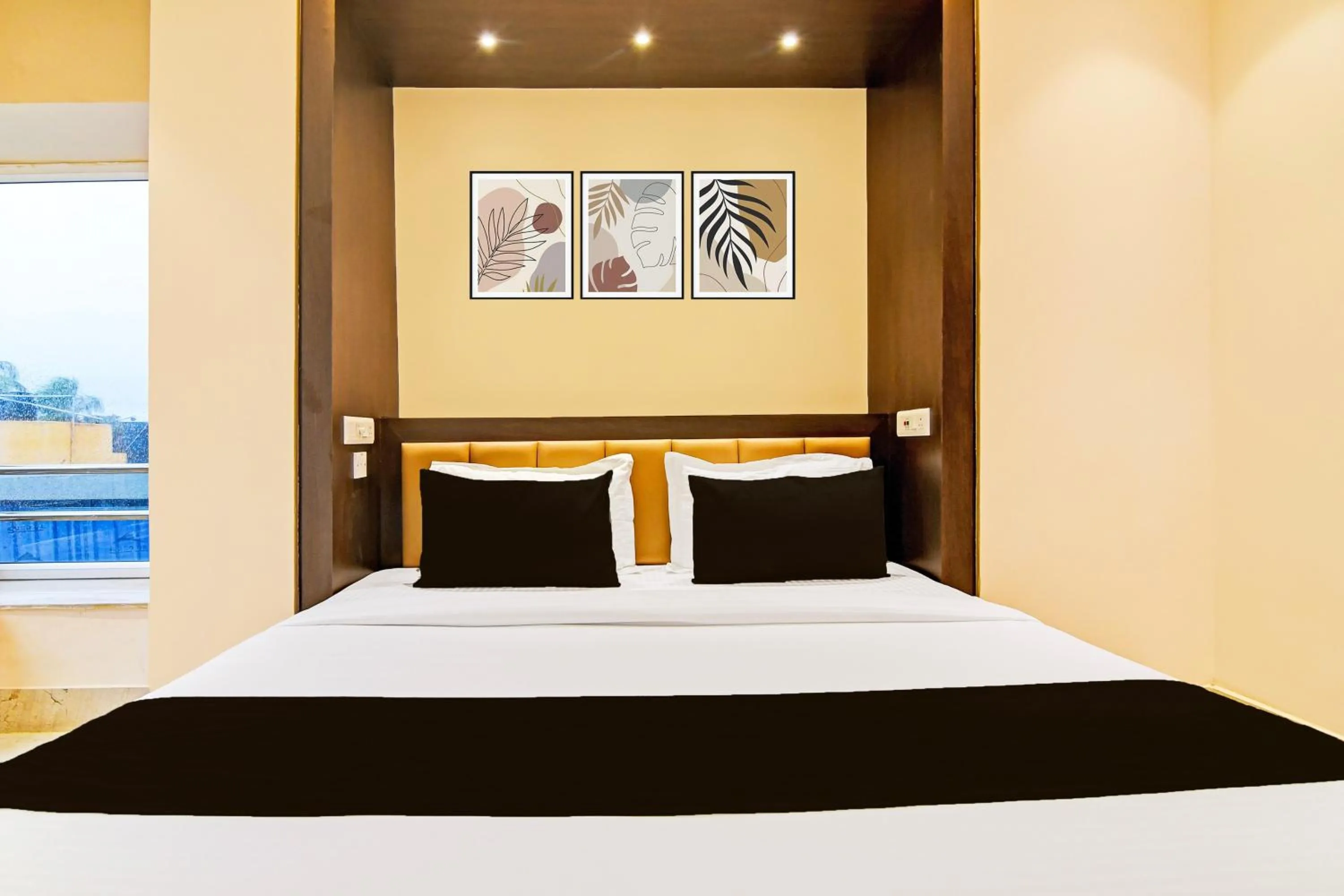 Bedroom, Bed in Super Hotel O SAMOTEL