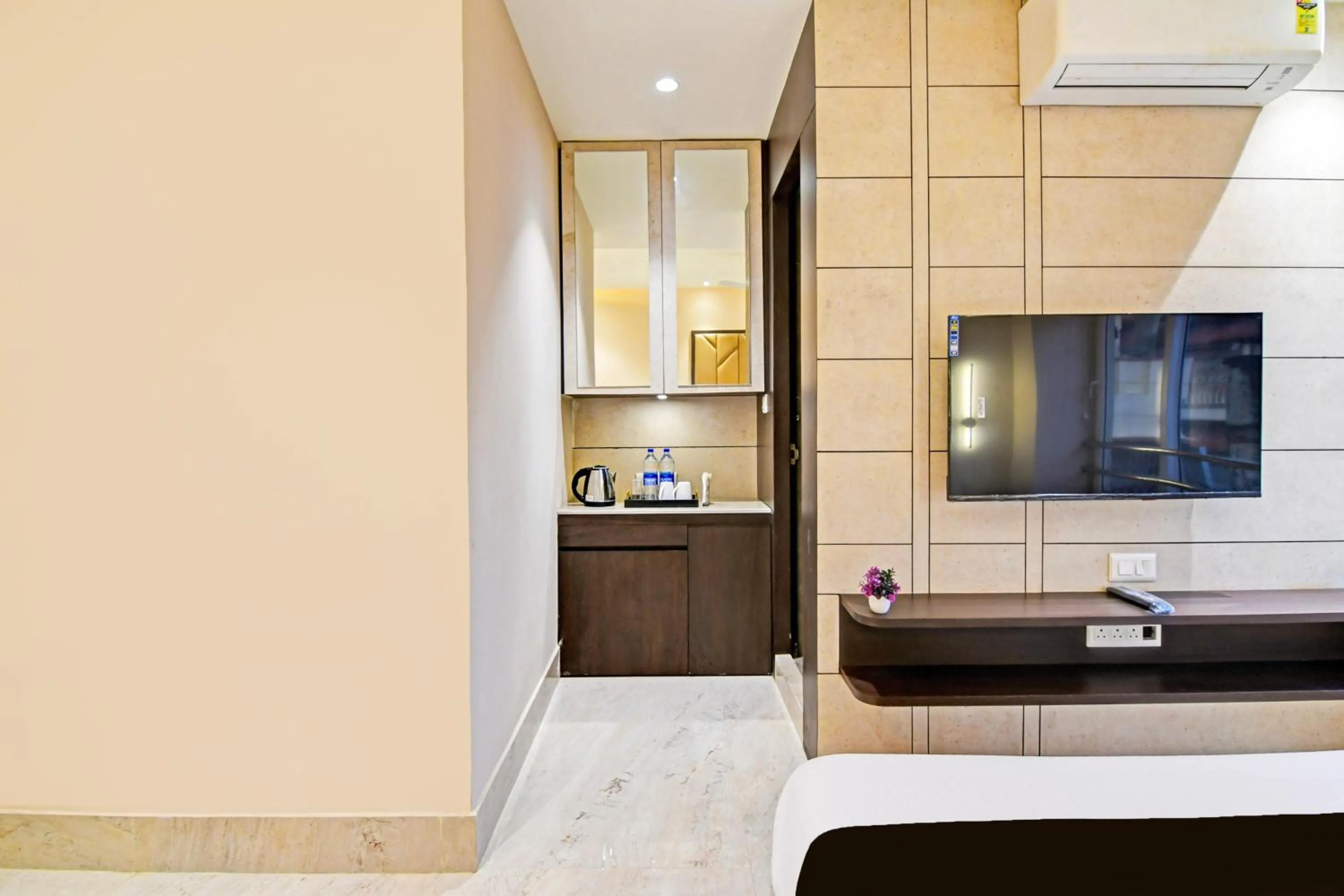 Bedroom in Super Hotel O SAMOTEL