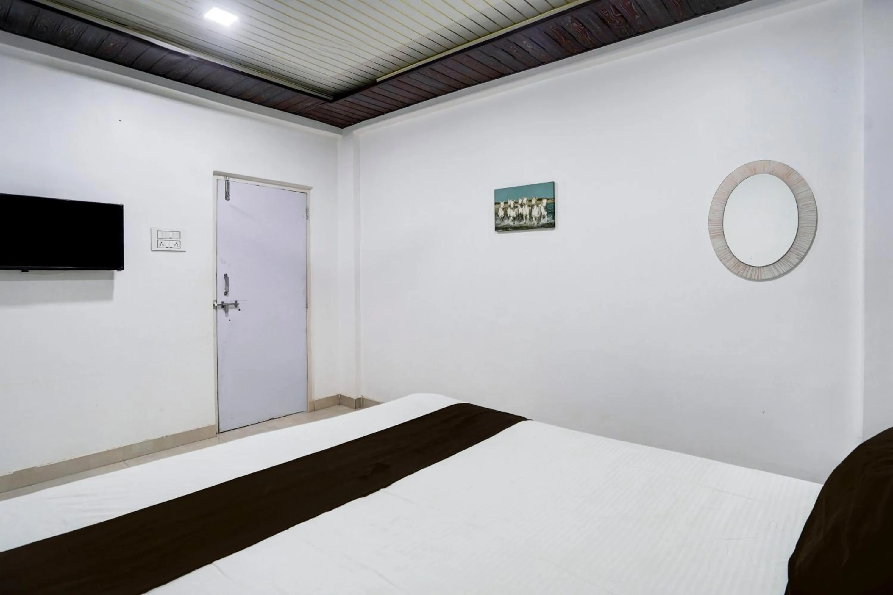 Bedroom, Bed in Hotel O Raj Resort