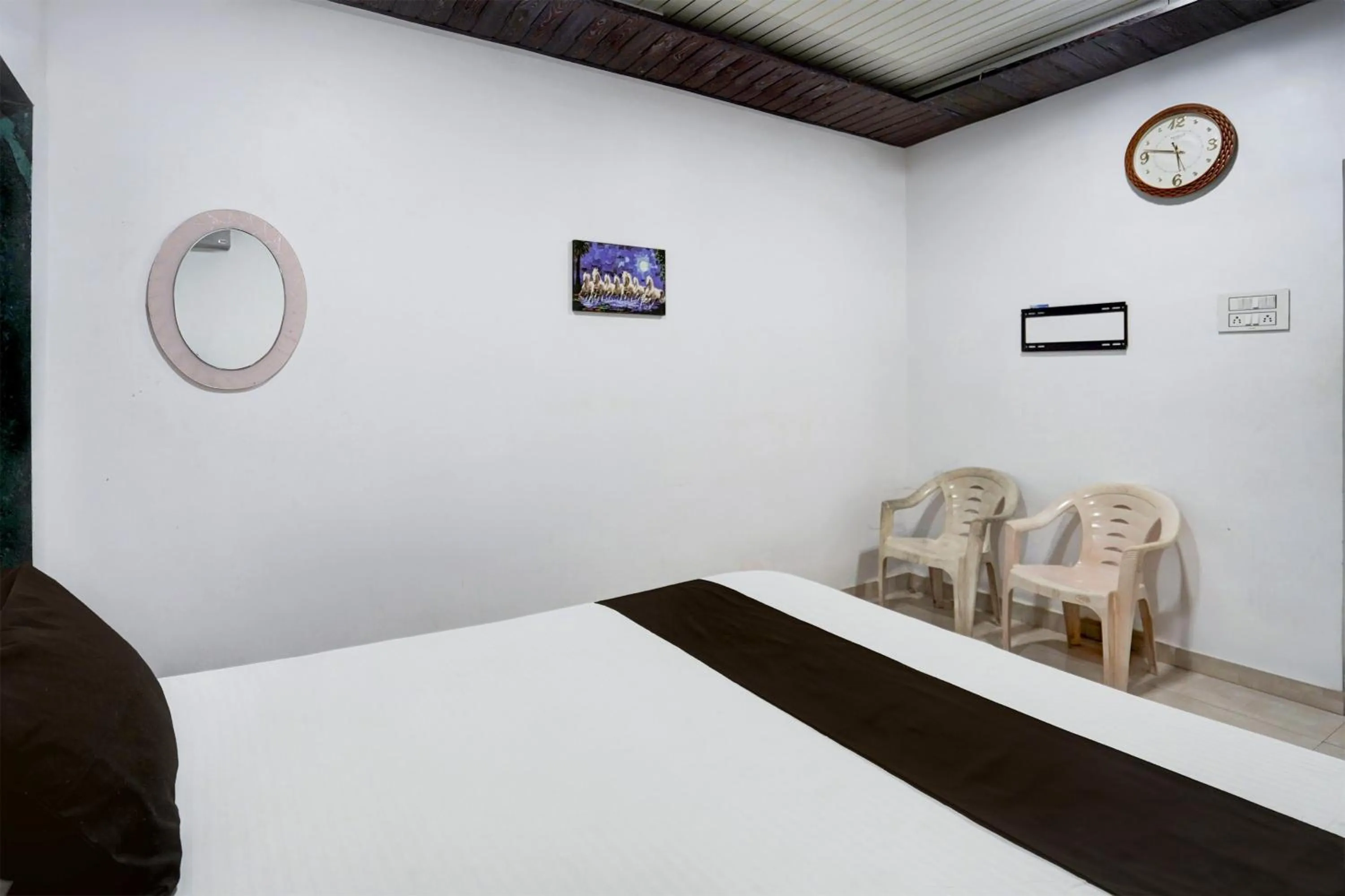 Bedroom, Bed in Hotel O Raj Resort