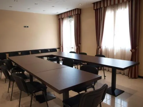 Business facilities in Hotel Arthur