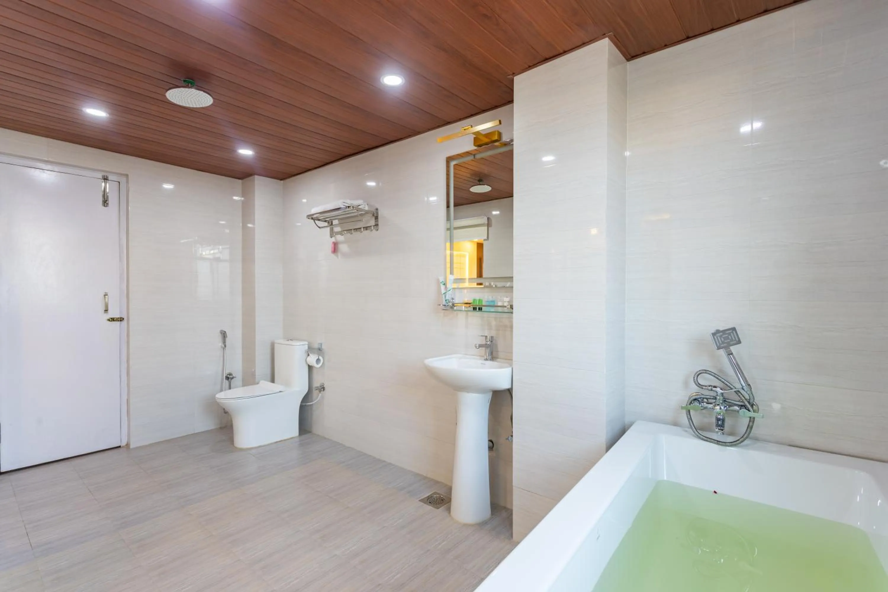 Bathroom in Airport Diana Hotel