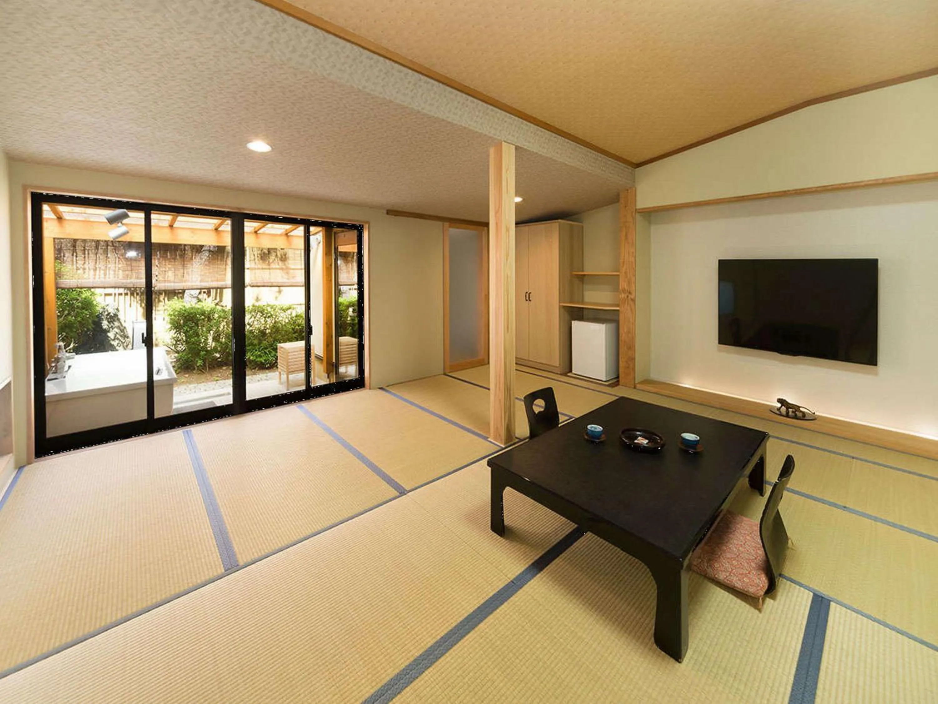 Photo of the whole room in Yuraku Hotel