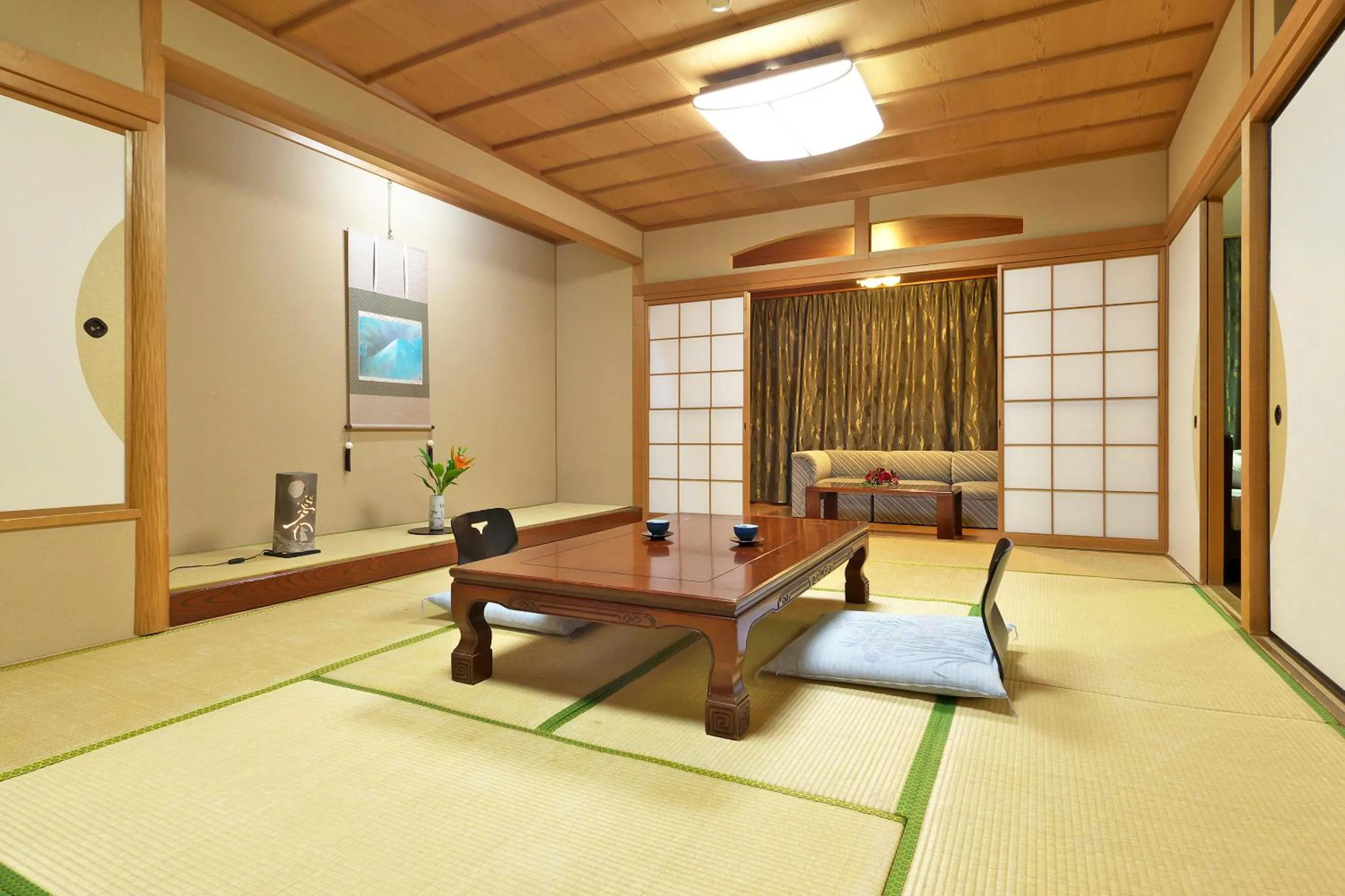 Photo of the whole room in Yuraku Hotel