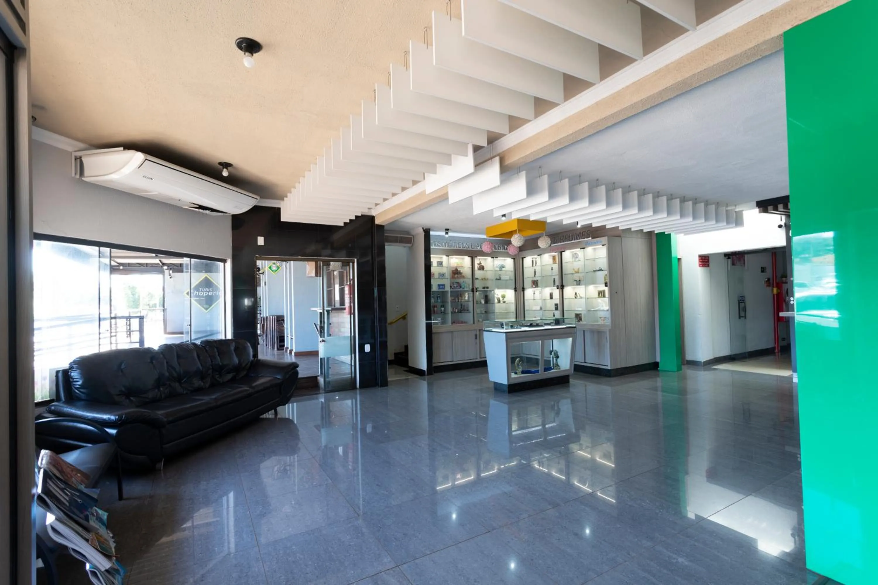 Lobby or reception in Turis Hotel & Choperia