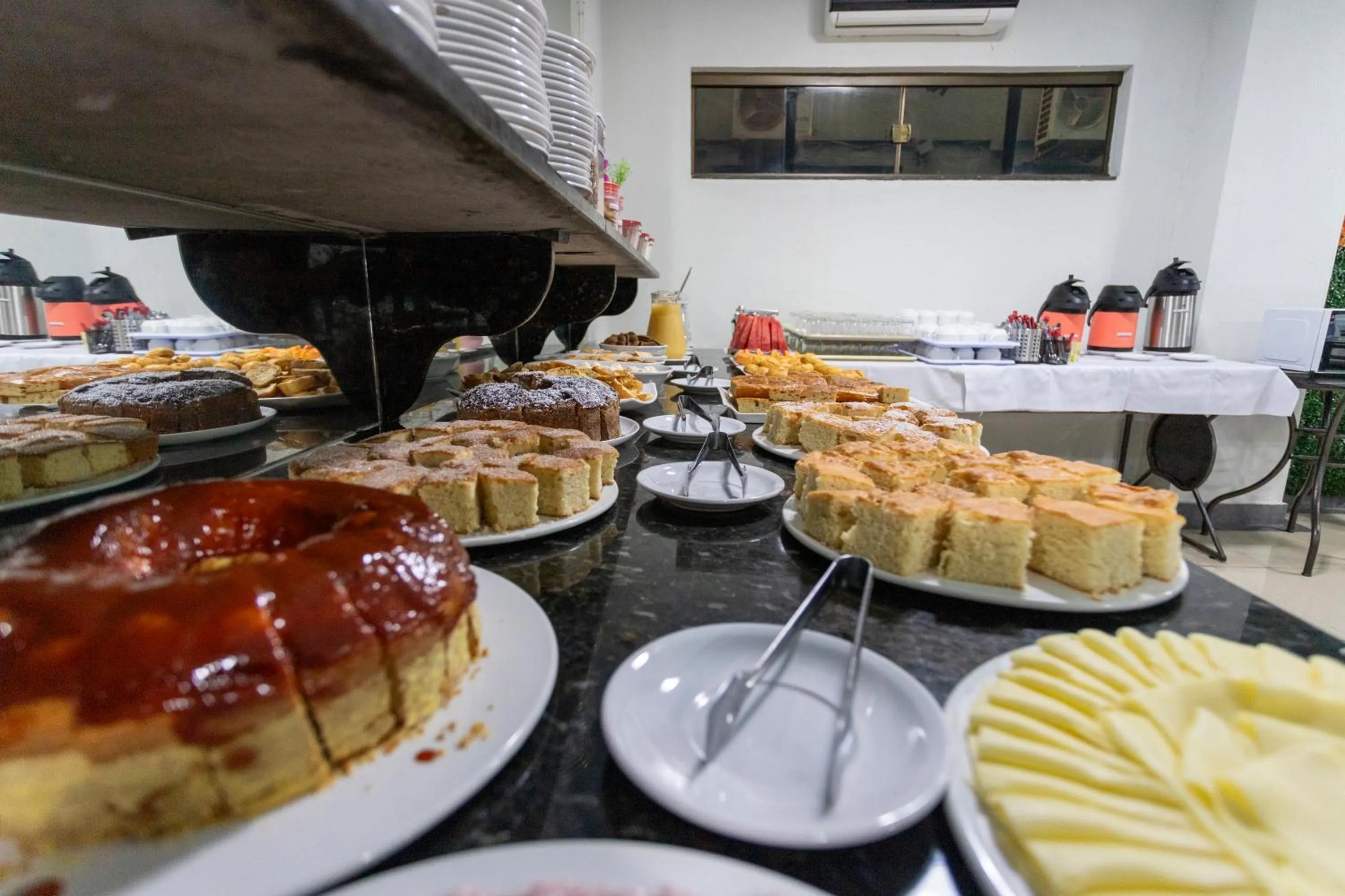 Food and drinks in Turis Hotel & Choperia