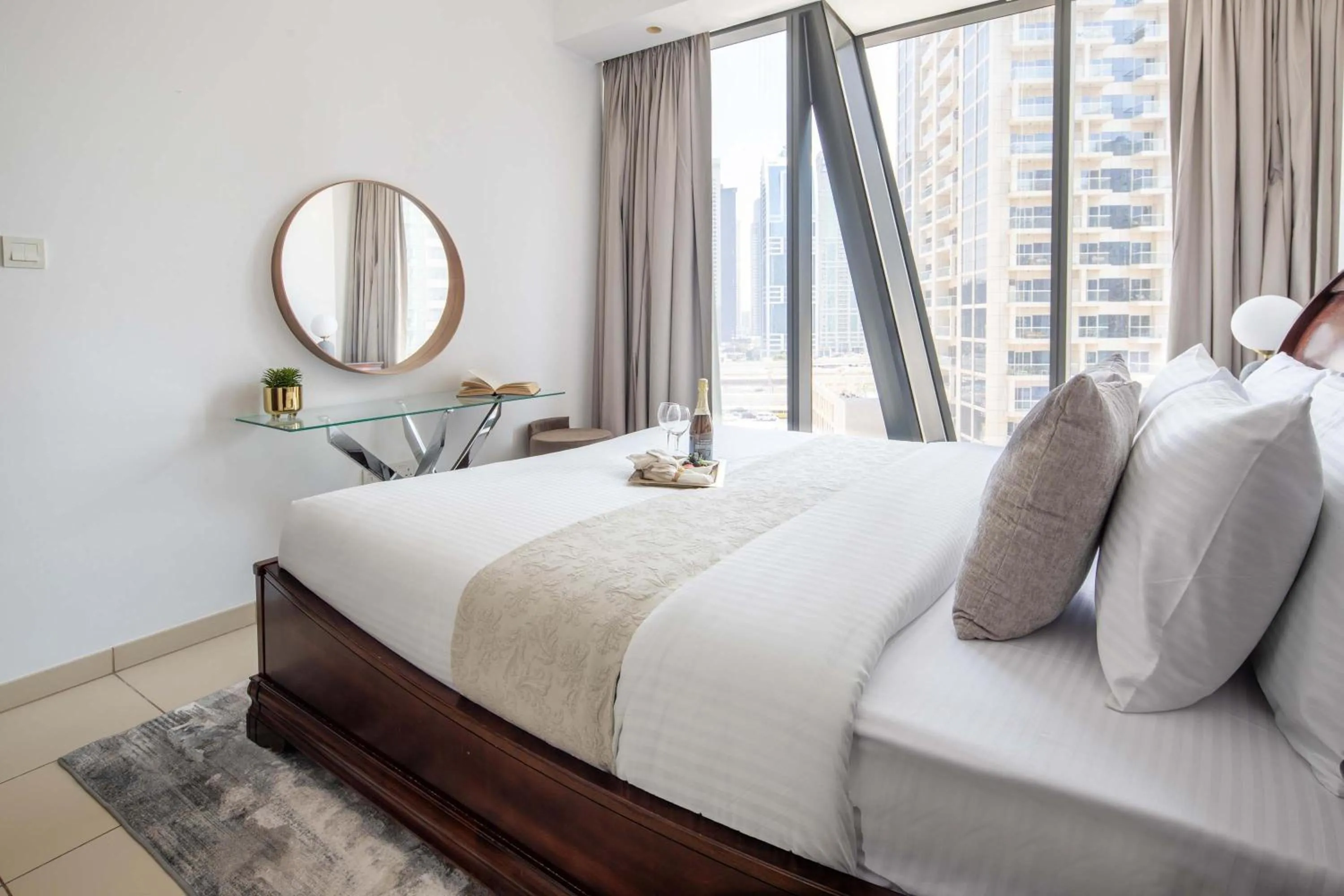 Bedroom, Bed in Frank Porter - Silverene Tower B