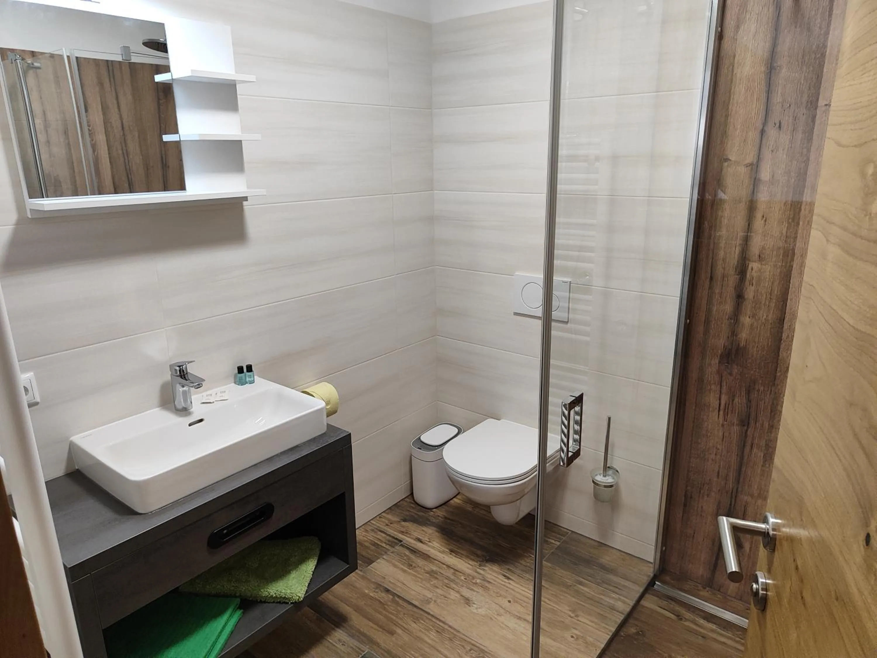 Shower in Hotel-Bad Goisern