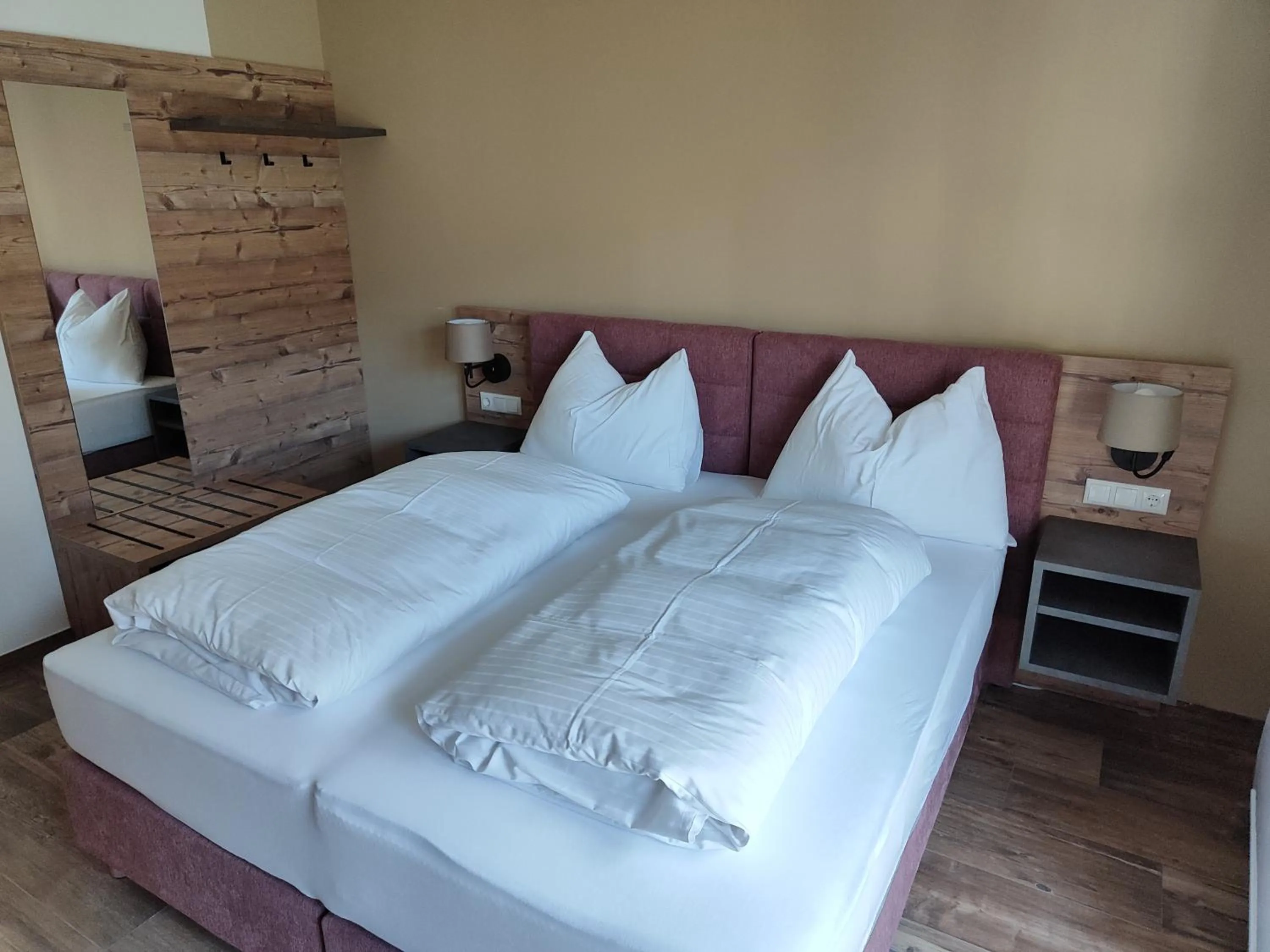 Bed in Hotel-Bad Goisern