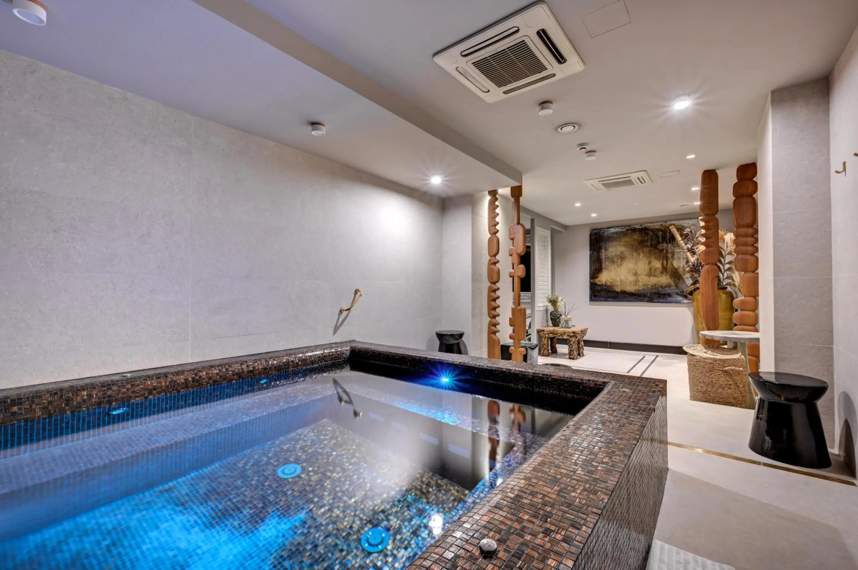 Spa and wellness centre/facilities in Juliana Hotel Paris