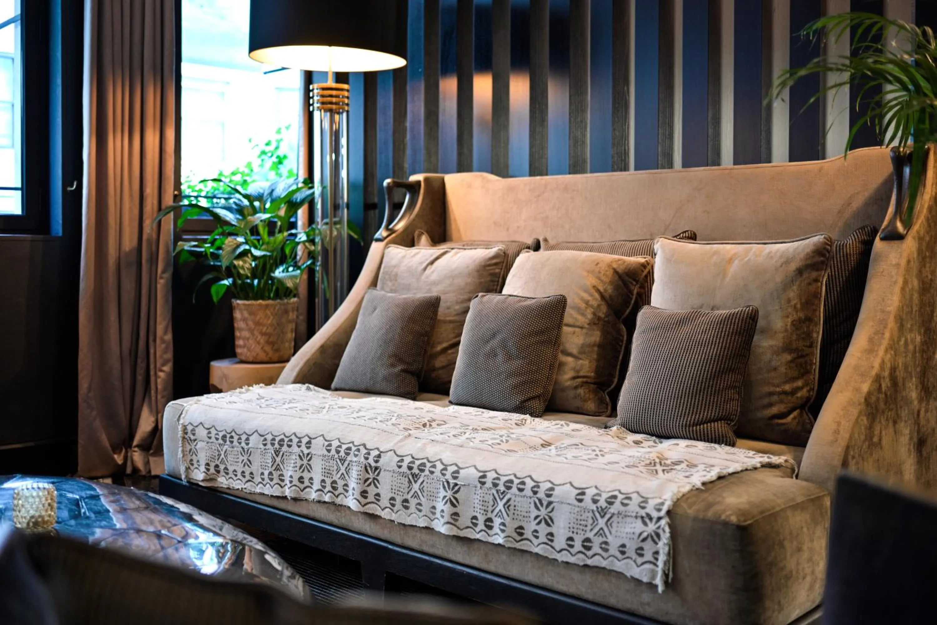 Lounge or bar, Bed in Juliana Hotel Paris