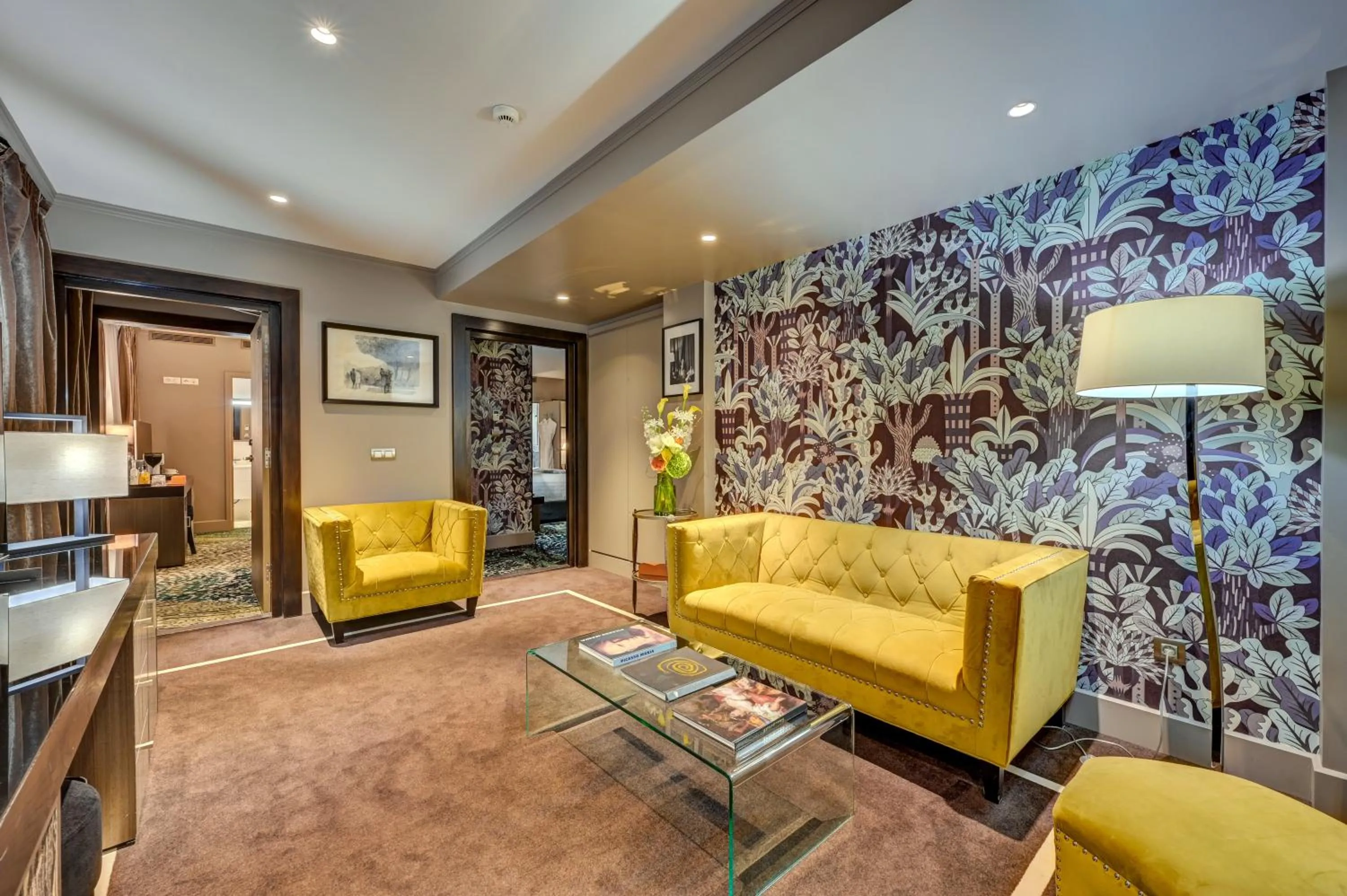 Suite in The One Alma Paris