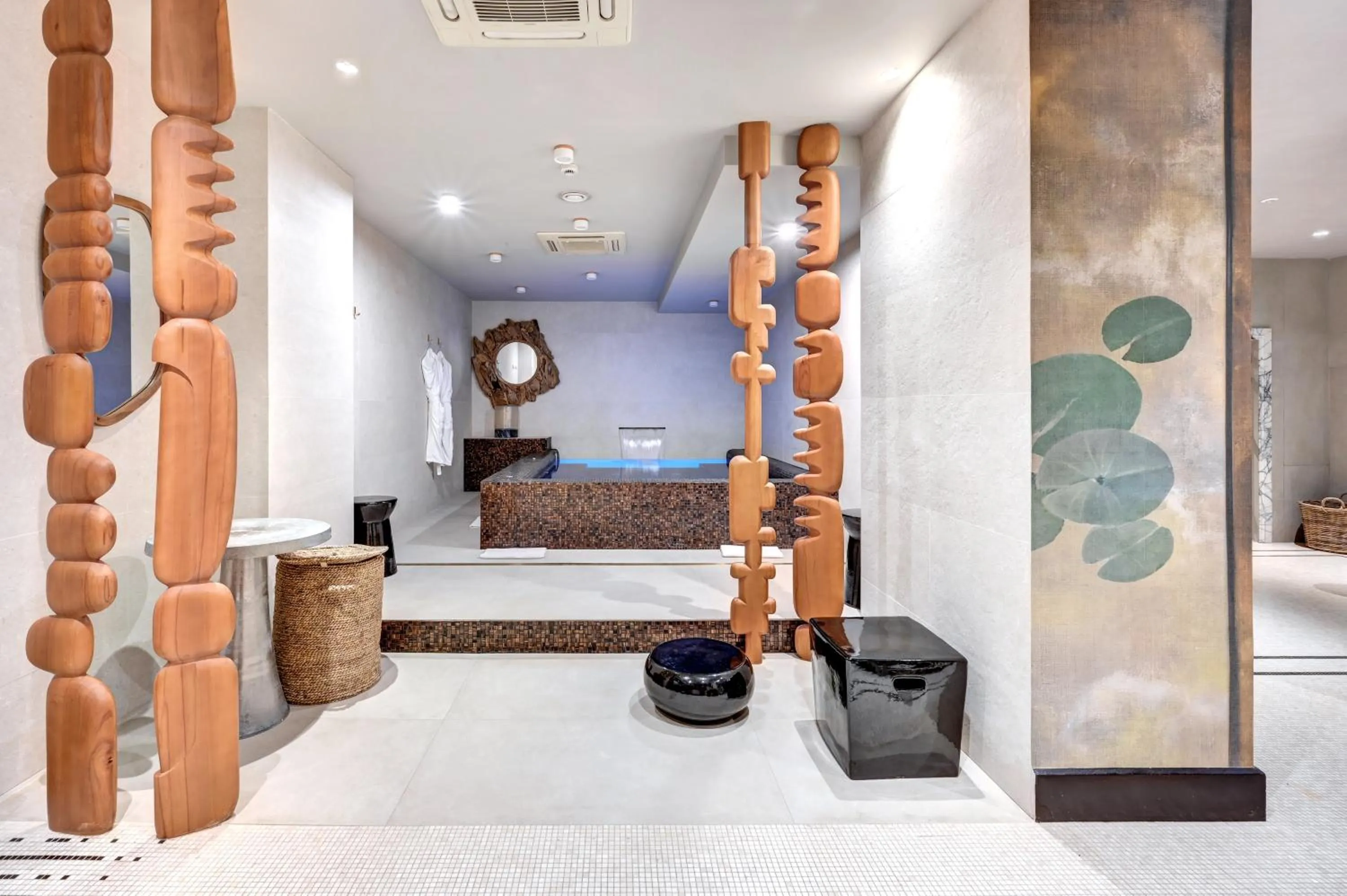 Hot Tub, Bed in Juliana Hotel Paris