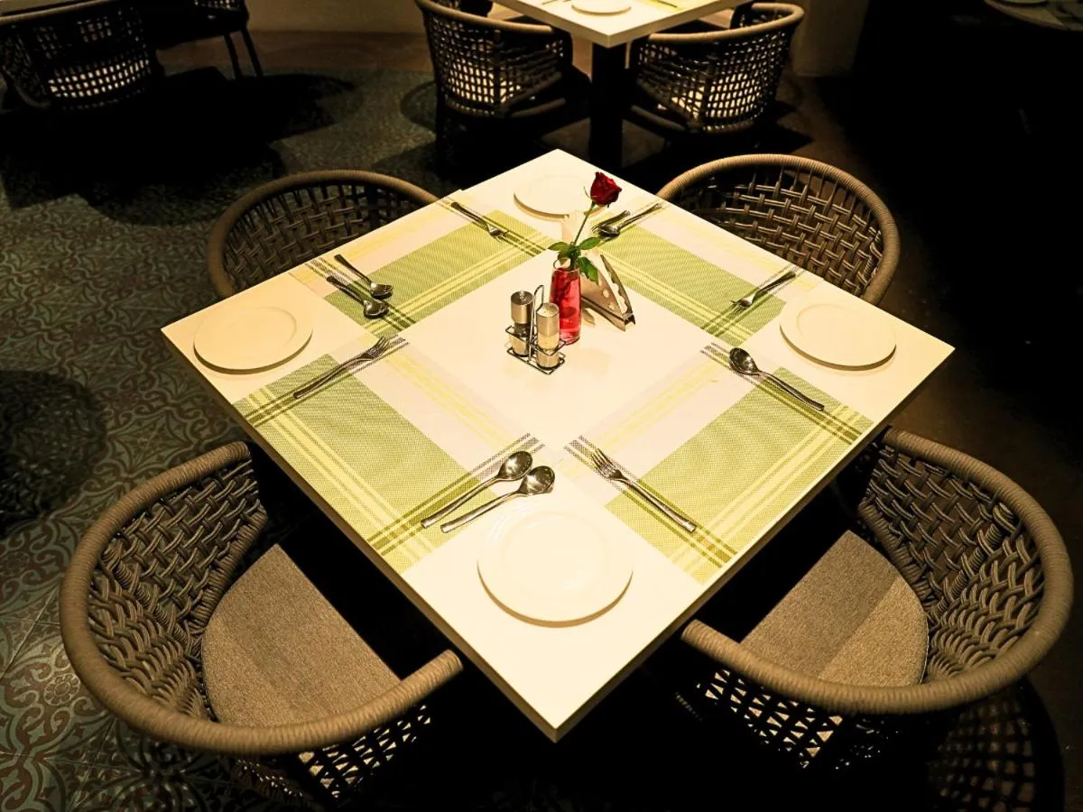 Restaurant/places to eat in D R Utthama Nellore - AM Hotel Kollection