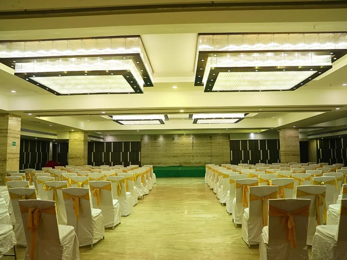Banquet/Function facilities in D R Utthama Nellore - AM Hotel Kollection