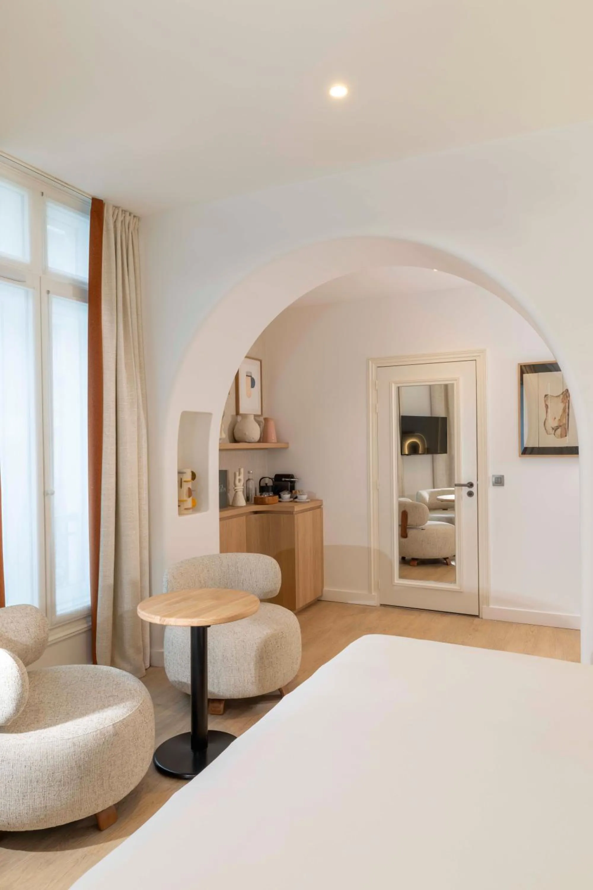 Photo of the whole room, Bed in Madame Drouot & Spa - Opera