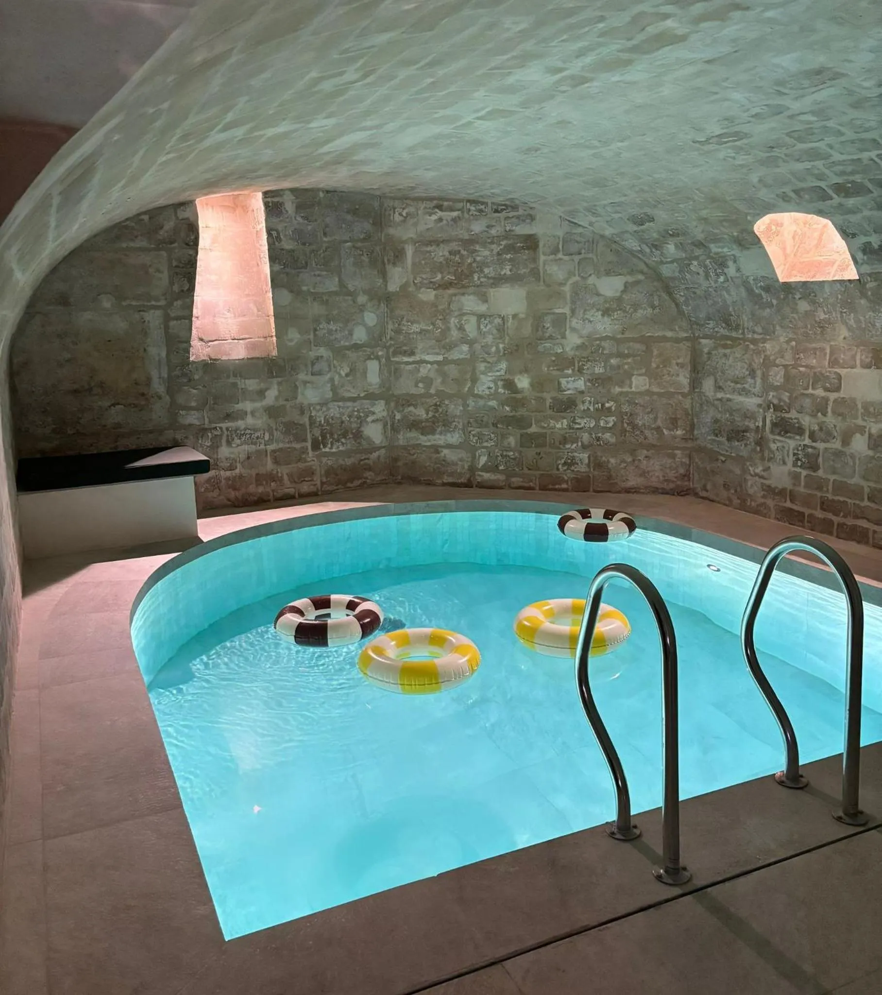Swimming pool in Madame Drouot & Spa - Opera