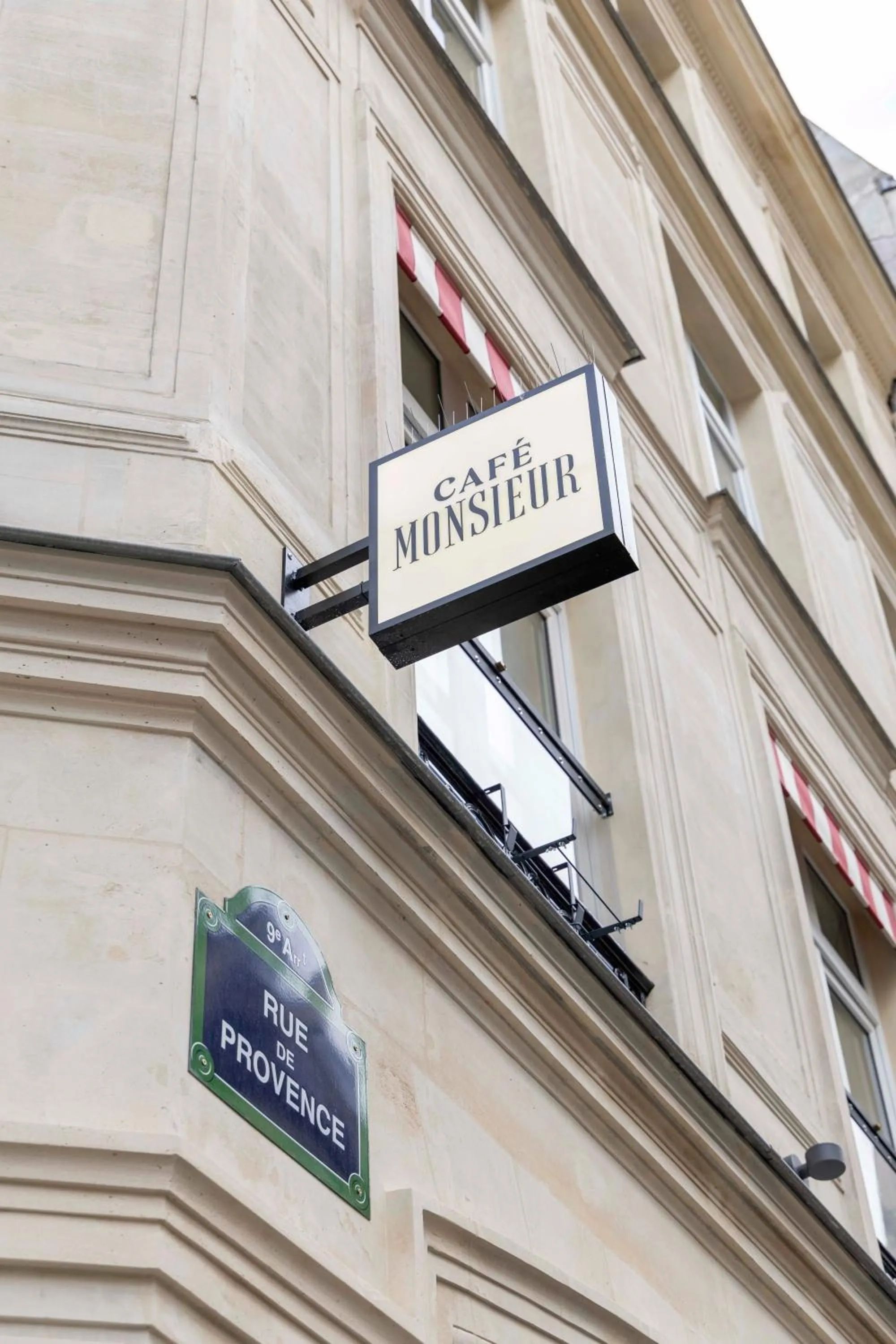 Property logo or sign in Madame Drouot & Spa - Opera