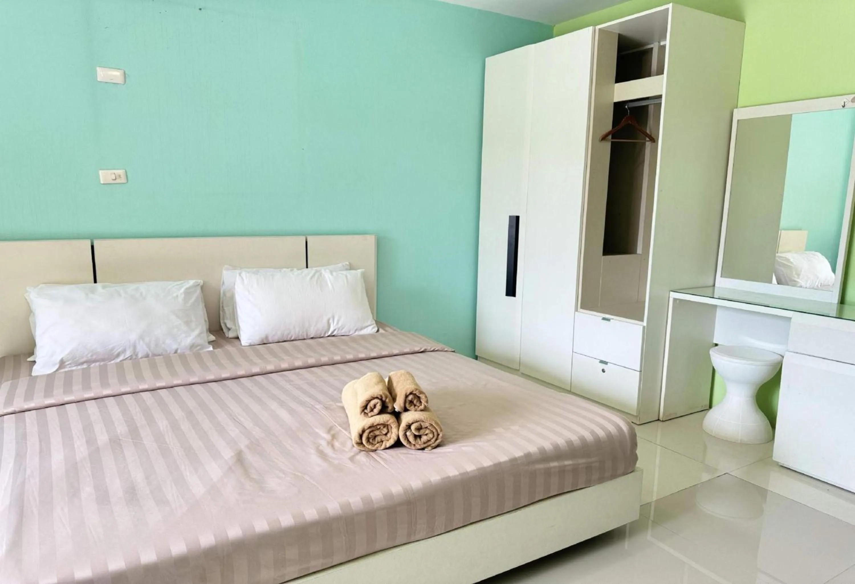 Photo of the whole room, Bed in Collection O Bupamontra Chiangmai