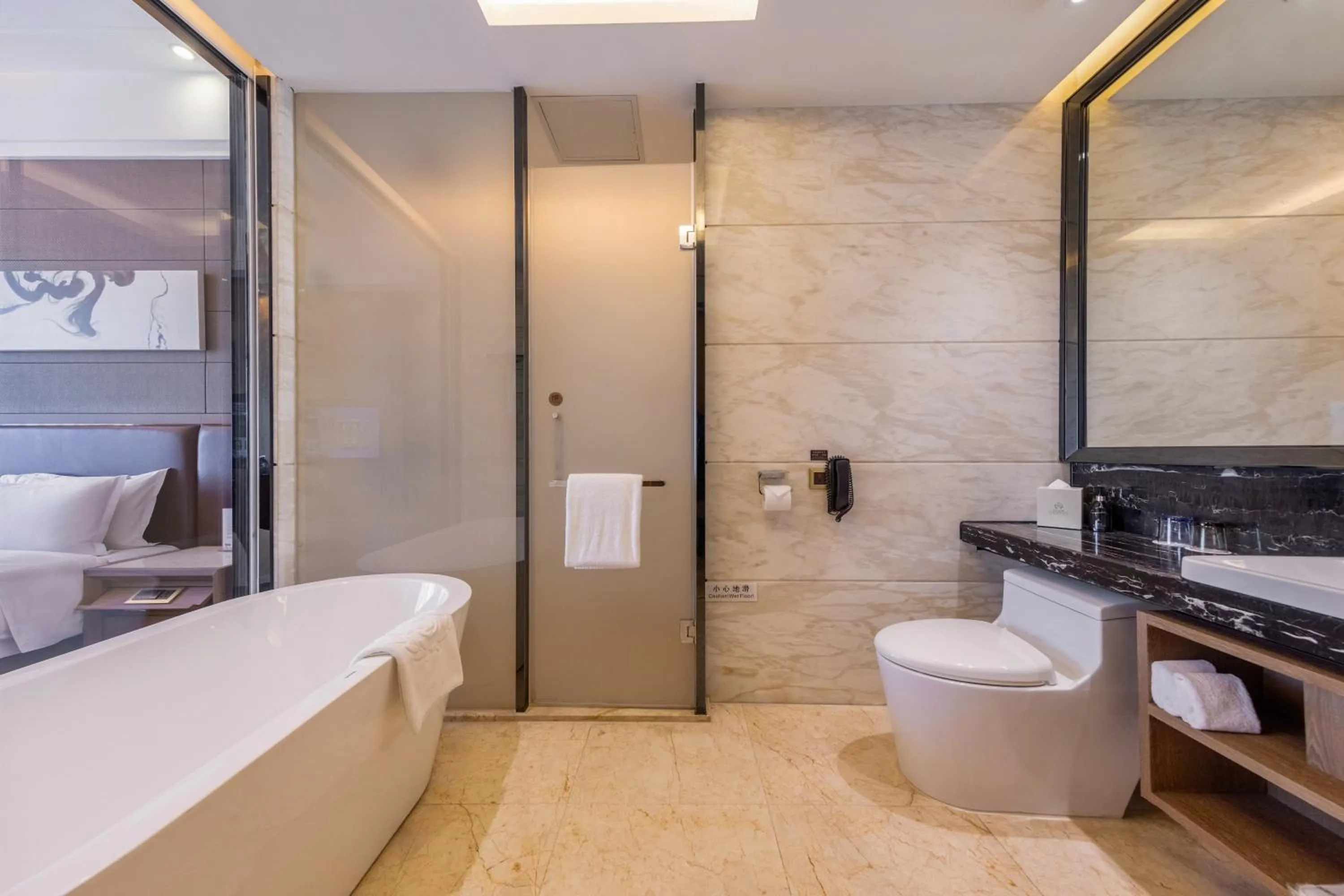 Honder International Hotel - Free shuttle bus between hotel and exhibition center during Canton Fair period