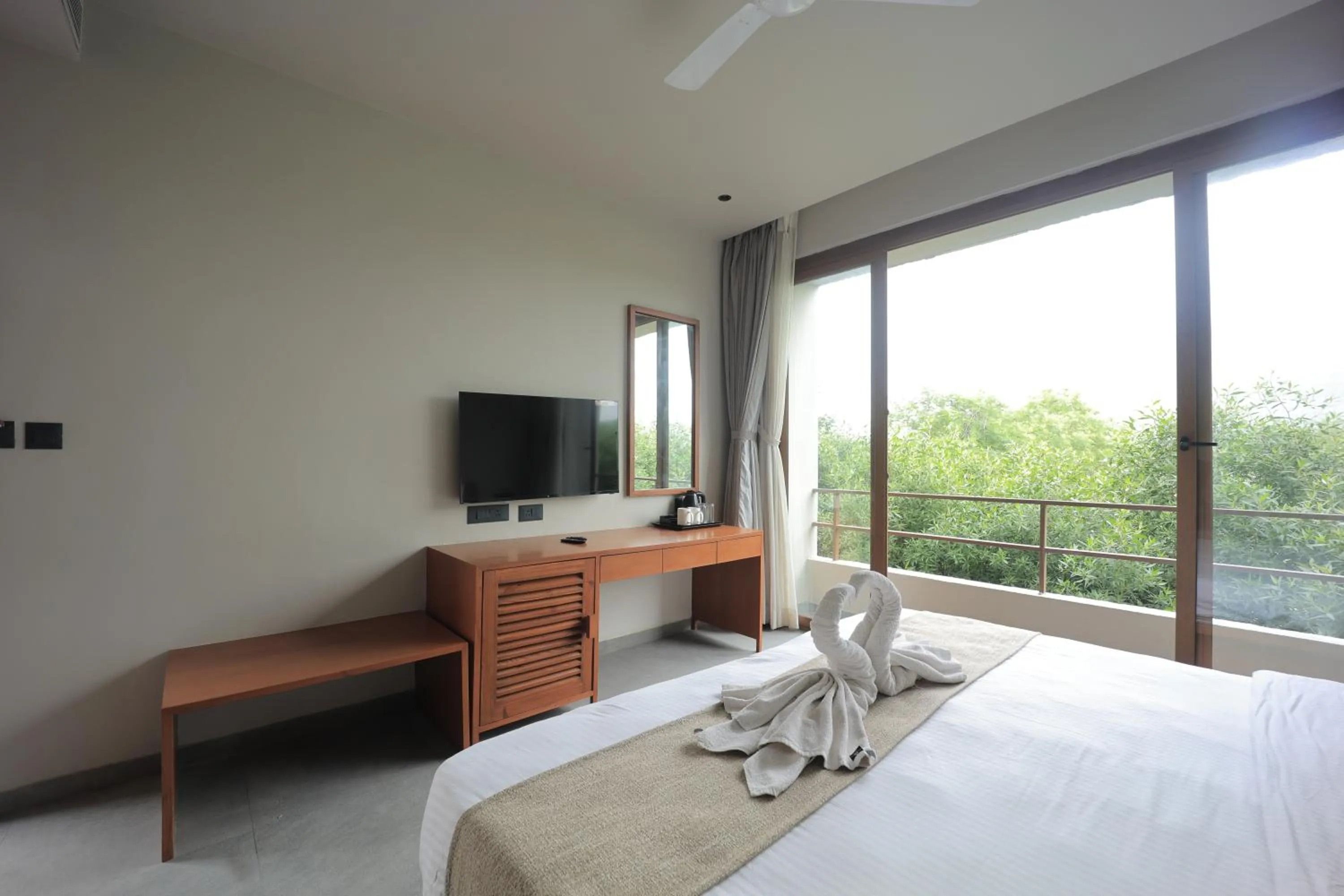 Bed in Club Mahindra Pavagadh