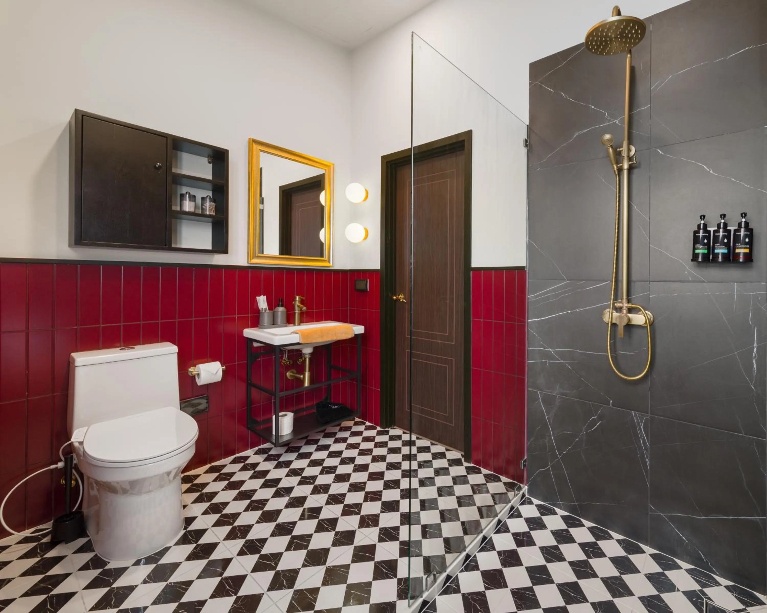 Shower in Boutique hotel Axis Bangkok