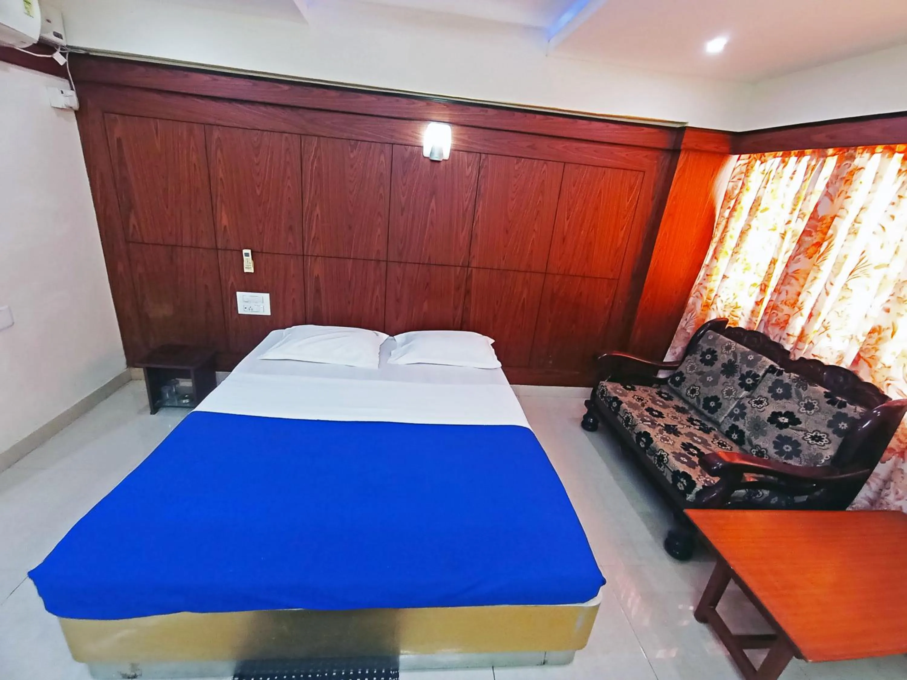 Bedroom in Hotel Chetana