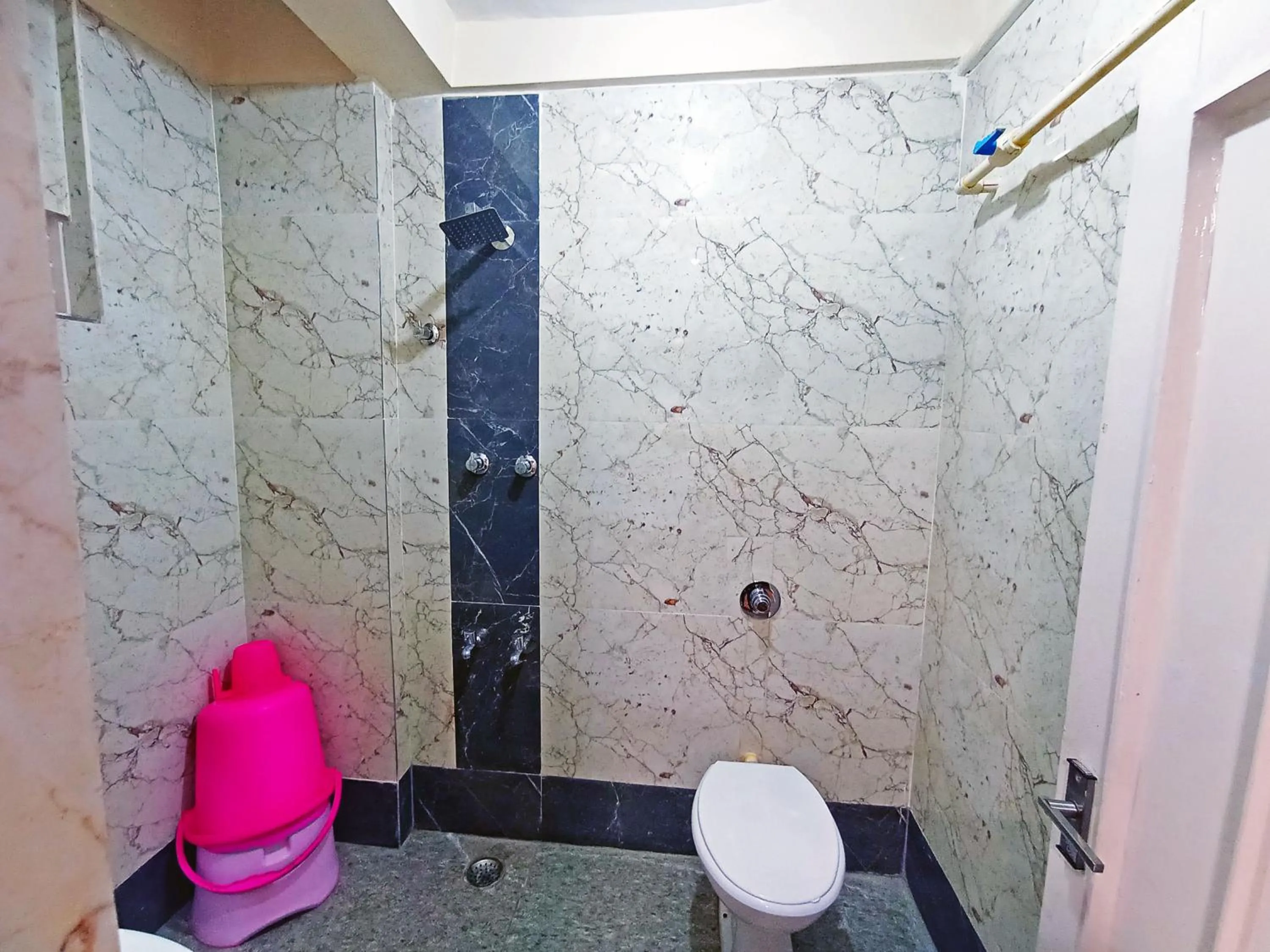 Bathroom in Hotel Chetana