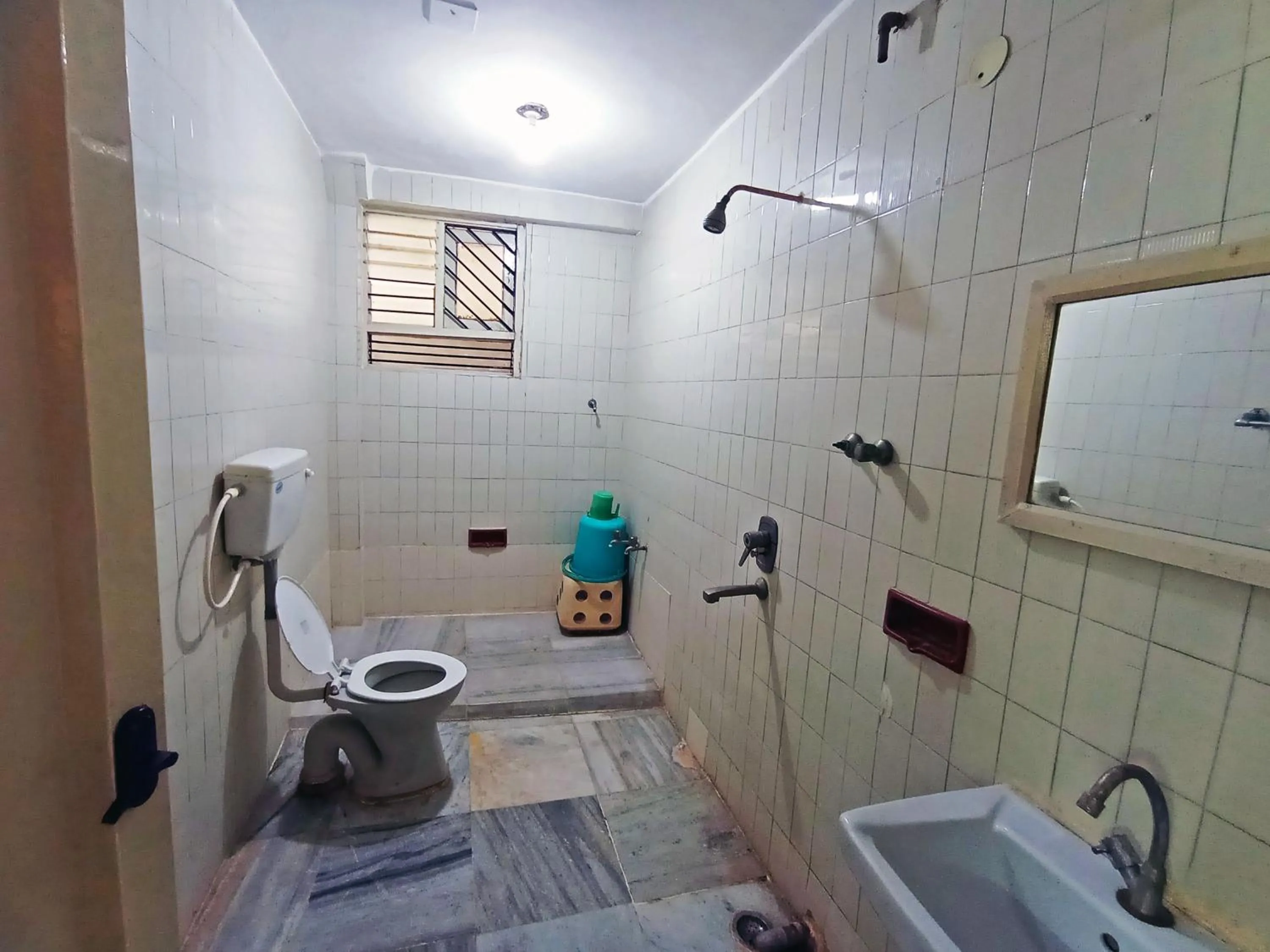 Bathroom in Hotel Chetana