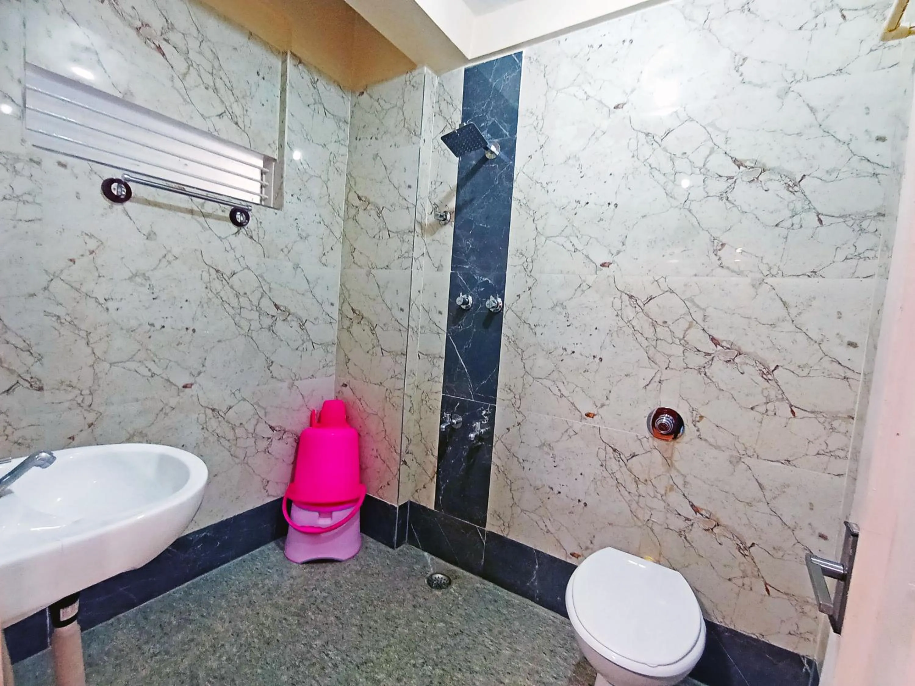 Bathroom in Hotel Chetana