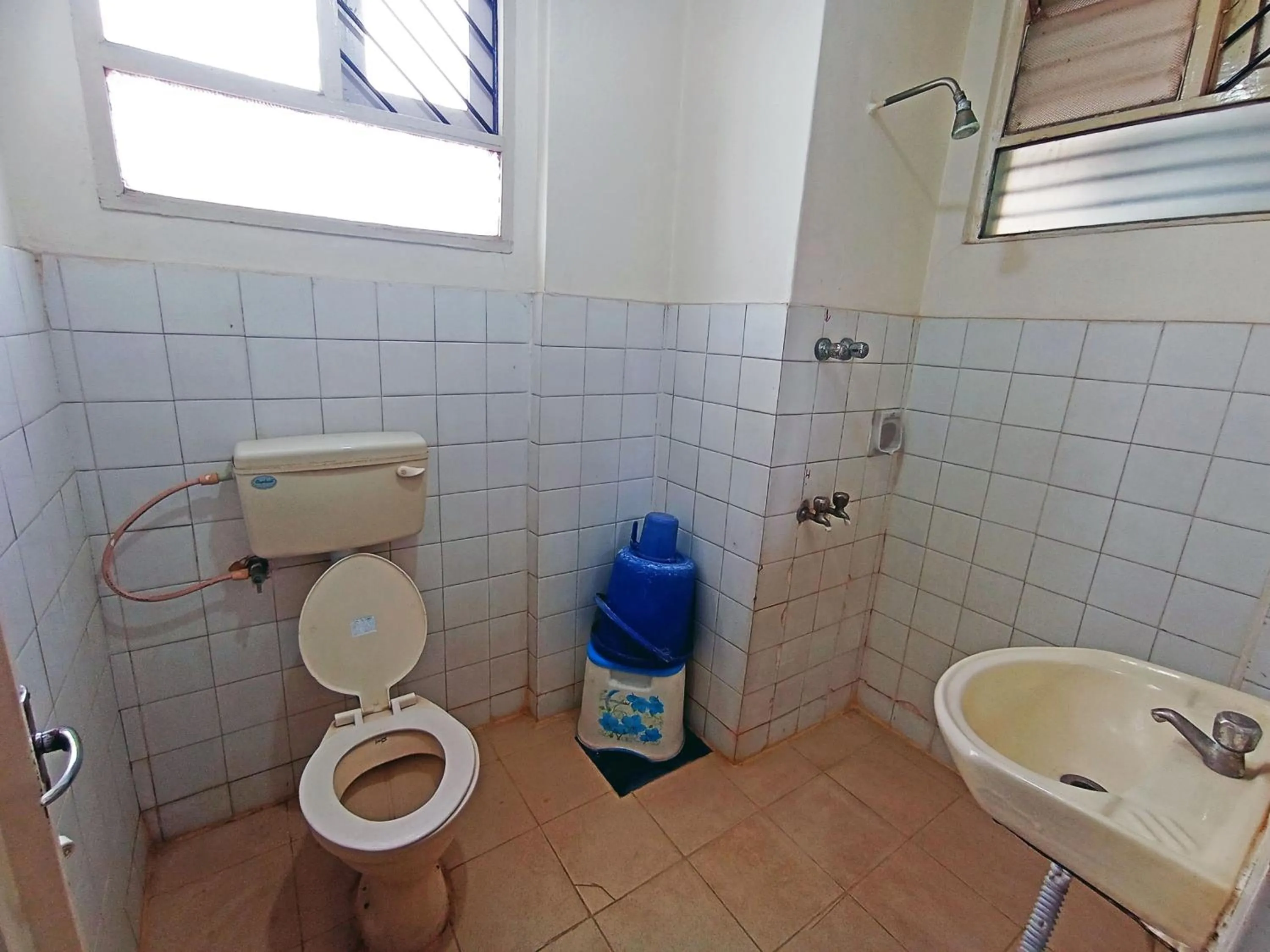 Bathroom in Hotel Chetana