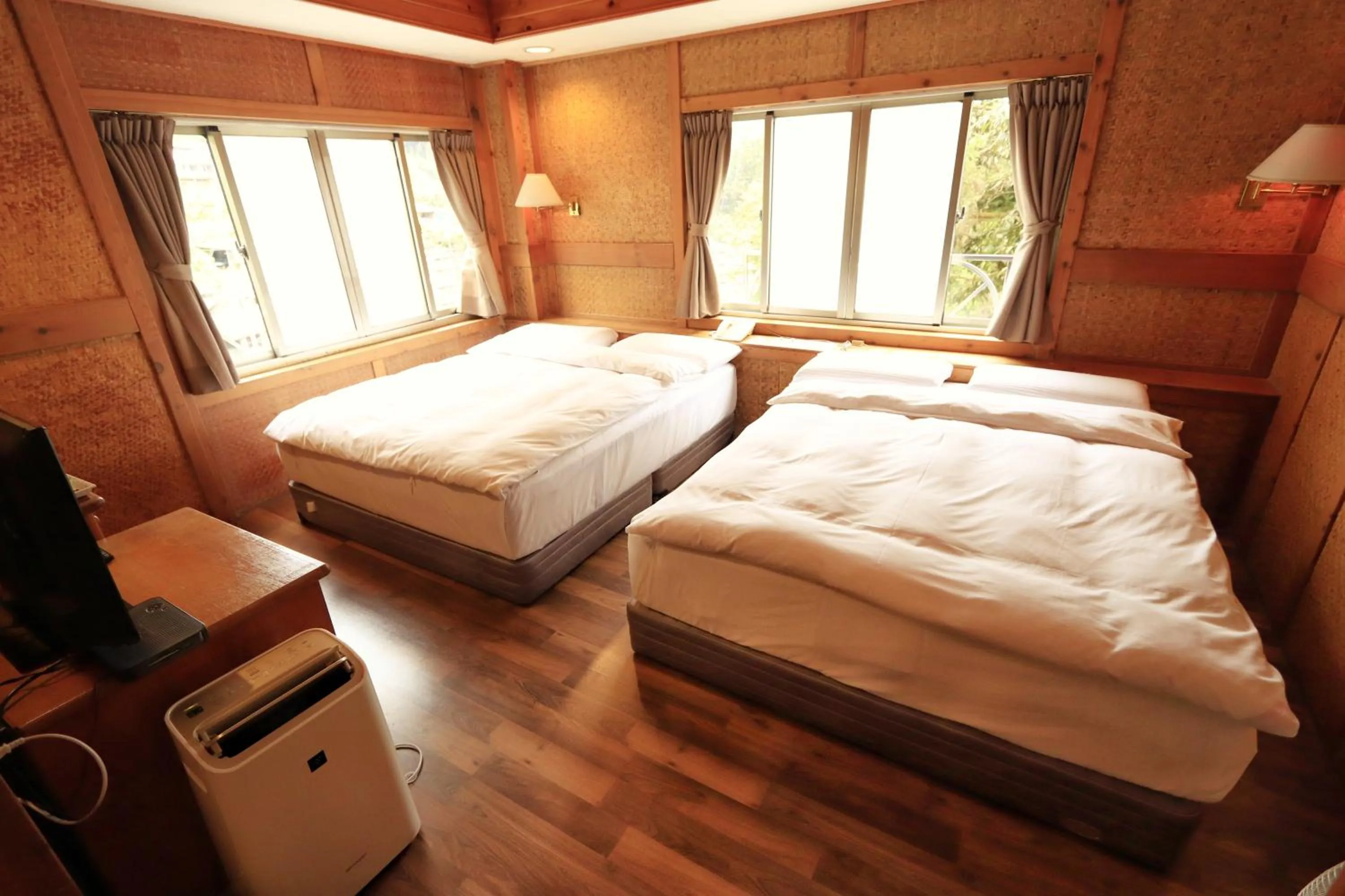 Photo of the whole room, Bed in Fenchihu Hotel