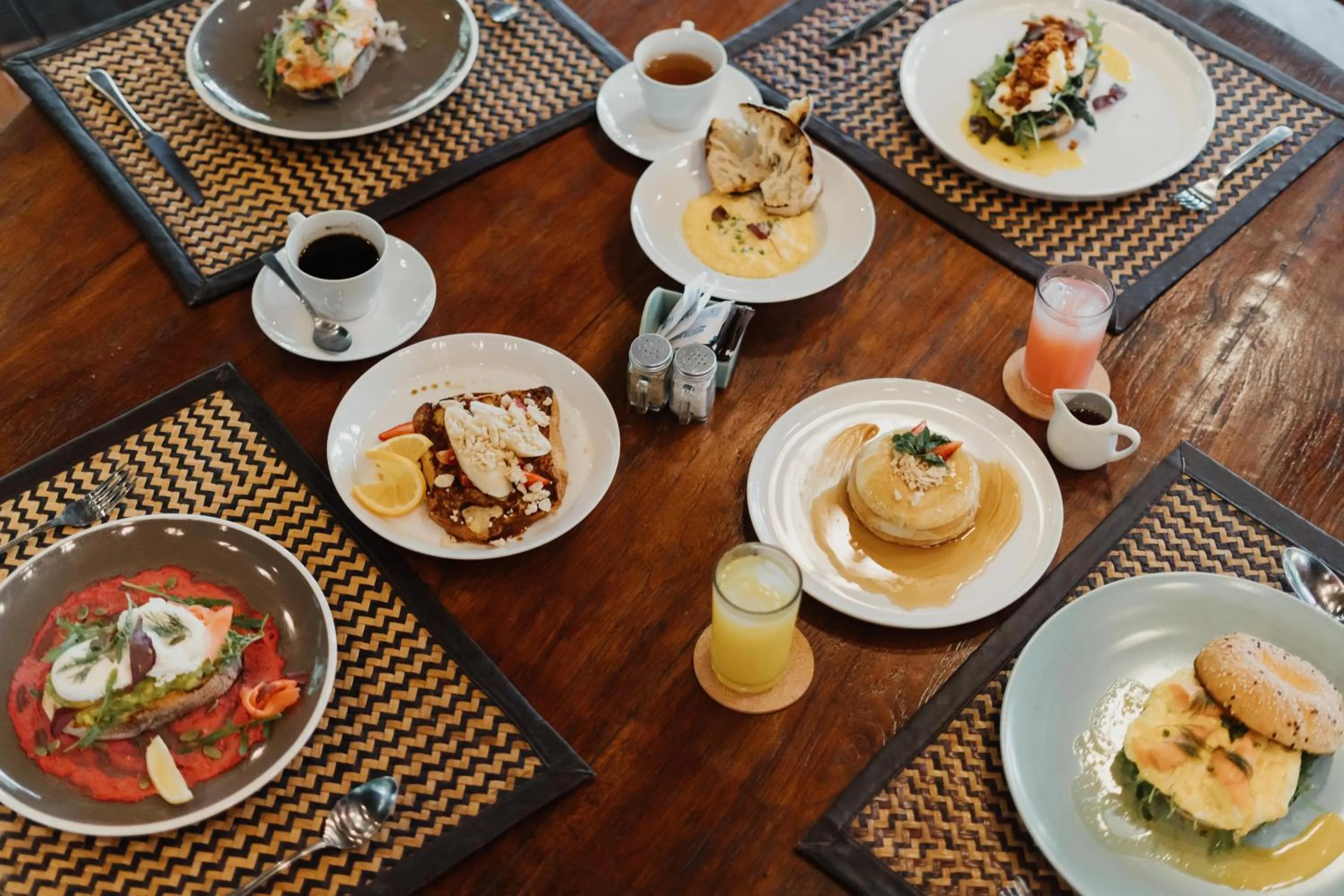 Food and drinks in Kropak Canggu