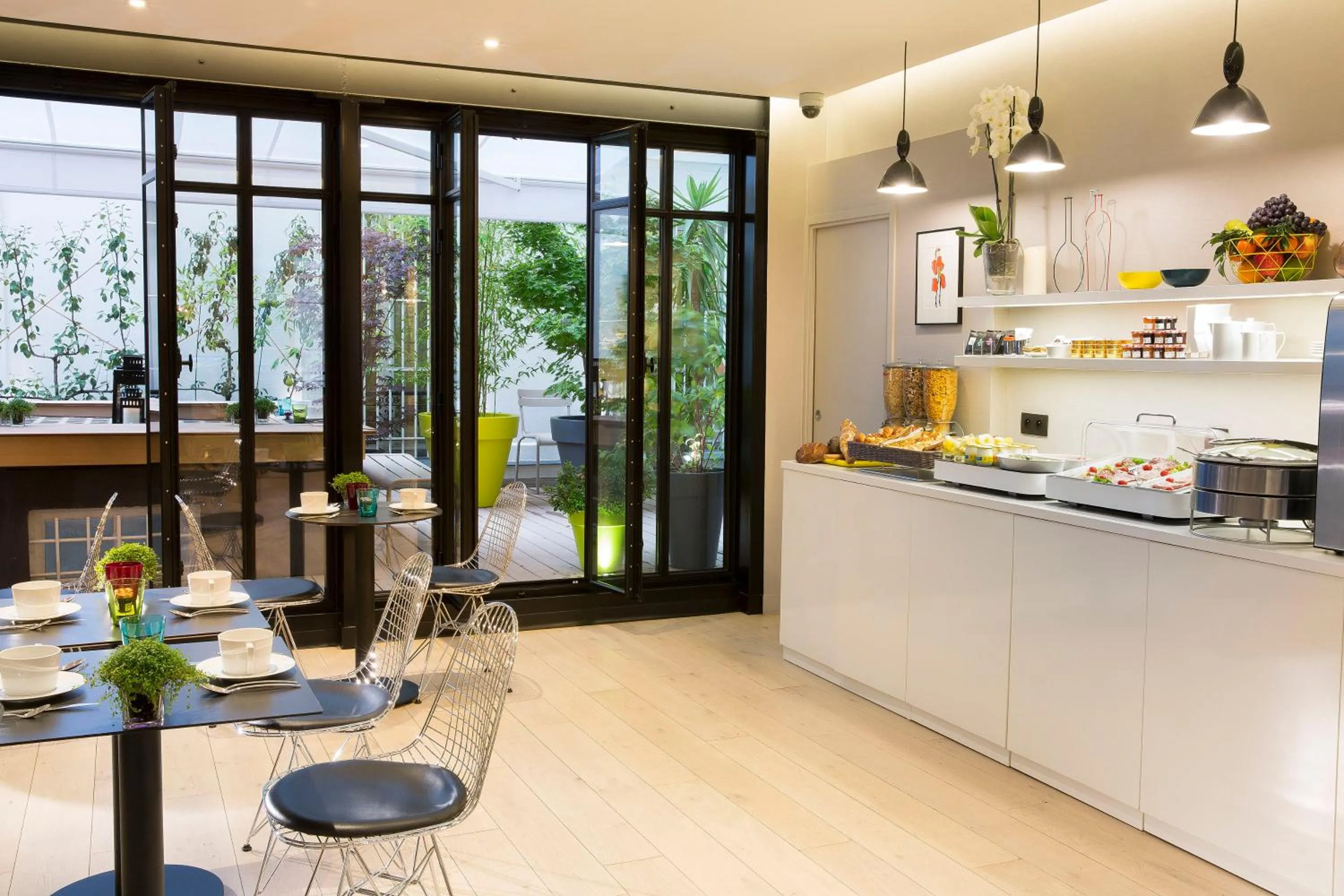 Coffee/tea facilities in Cler Hotel