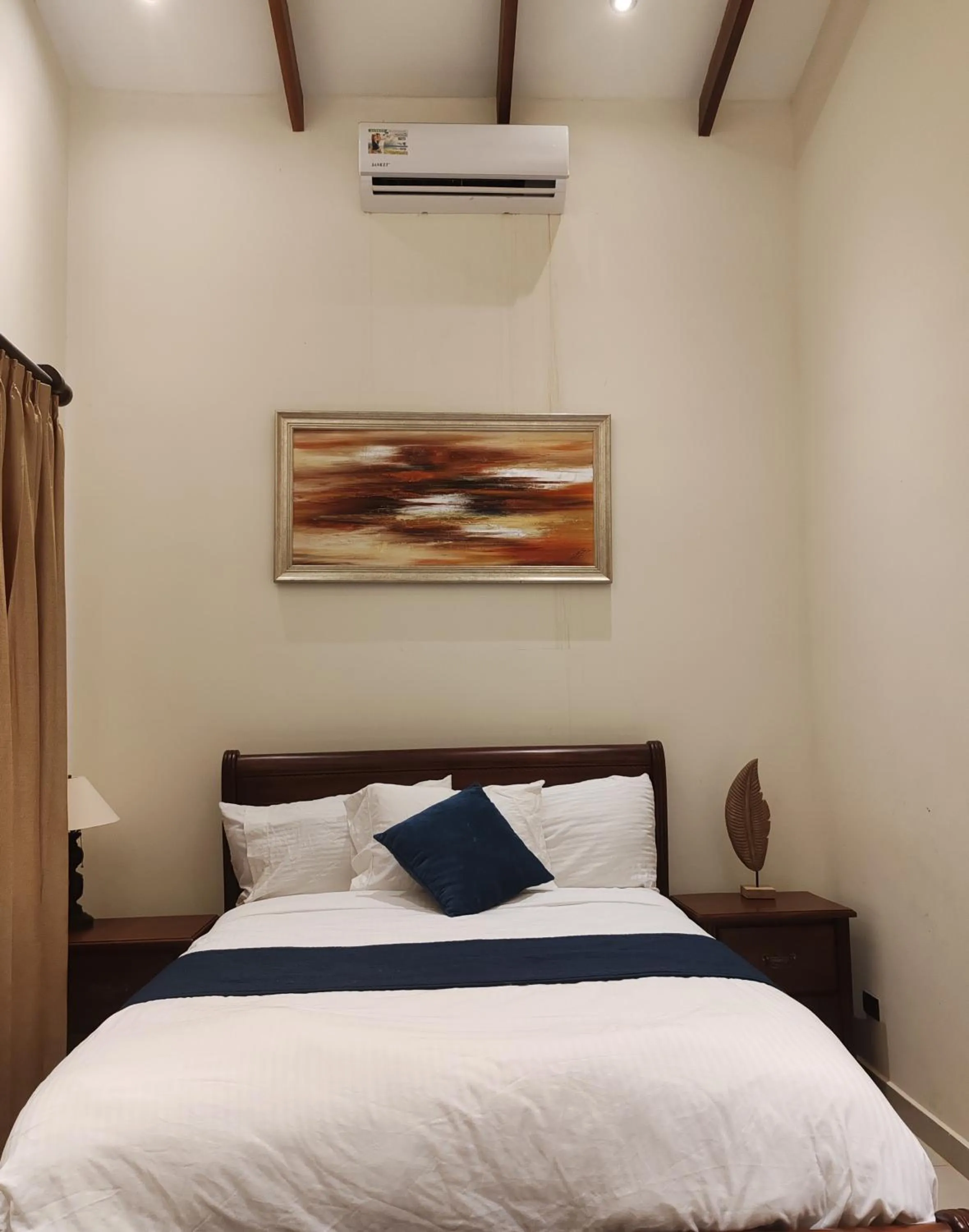 Bedroom, Bed in Marenaz Oceanfront Resort