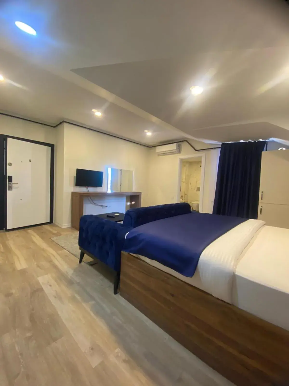 Double Room with Terrace in Guest Suites Double Room with Terrace in Guest Suites