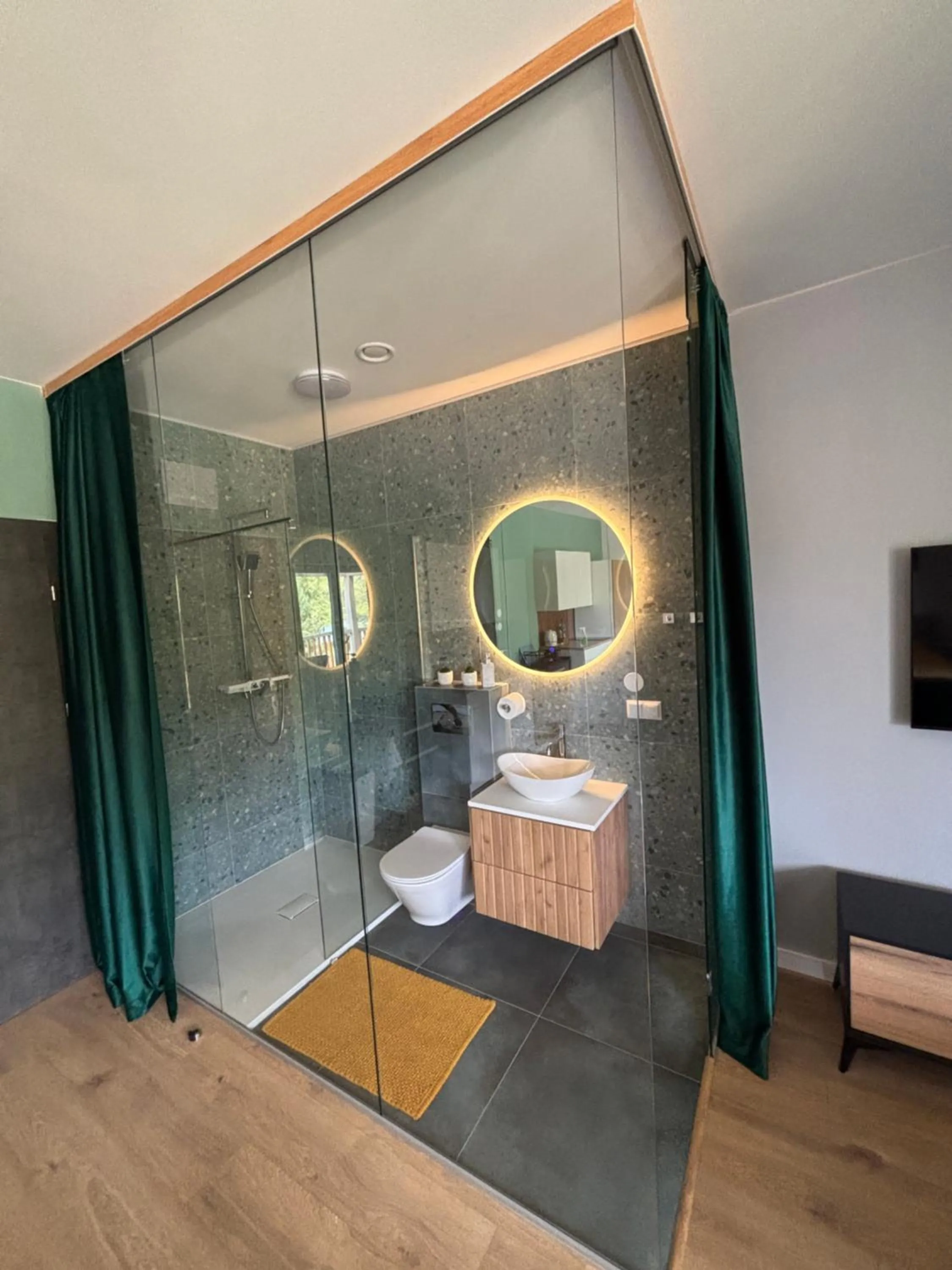 Shower in Flauta Apartamenty Augustów nad Jeziorem Białym