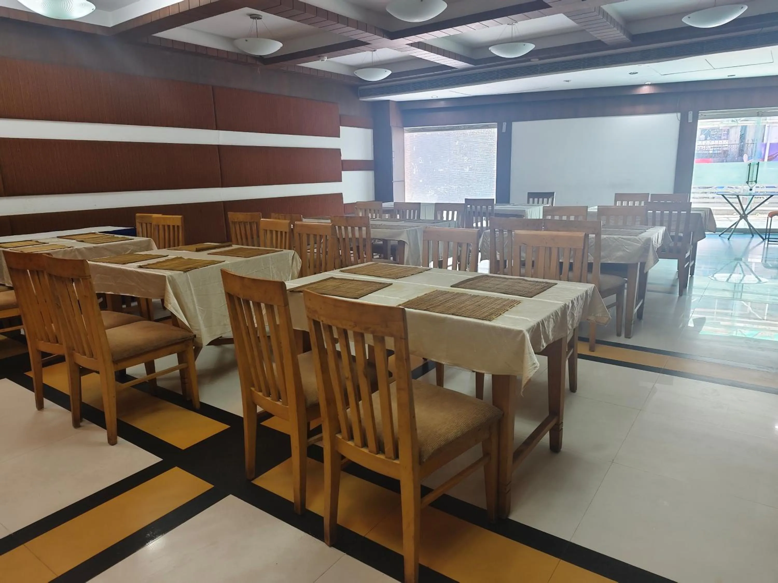 Restaurant/places to eat in The Sky Comfort, Ahmedabad