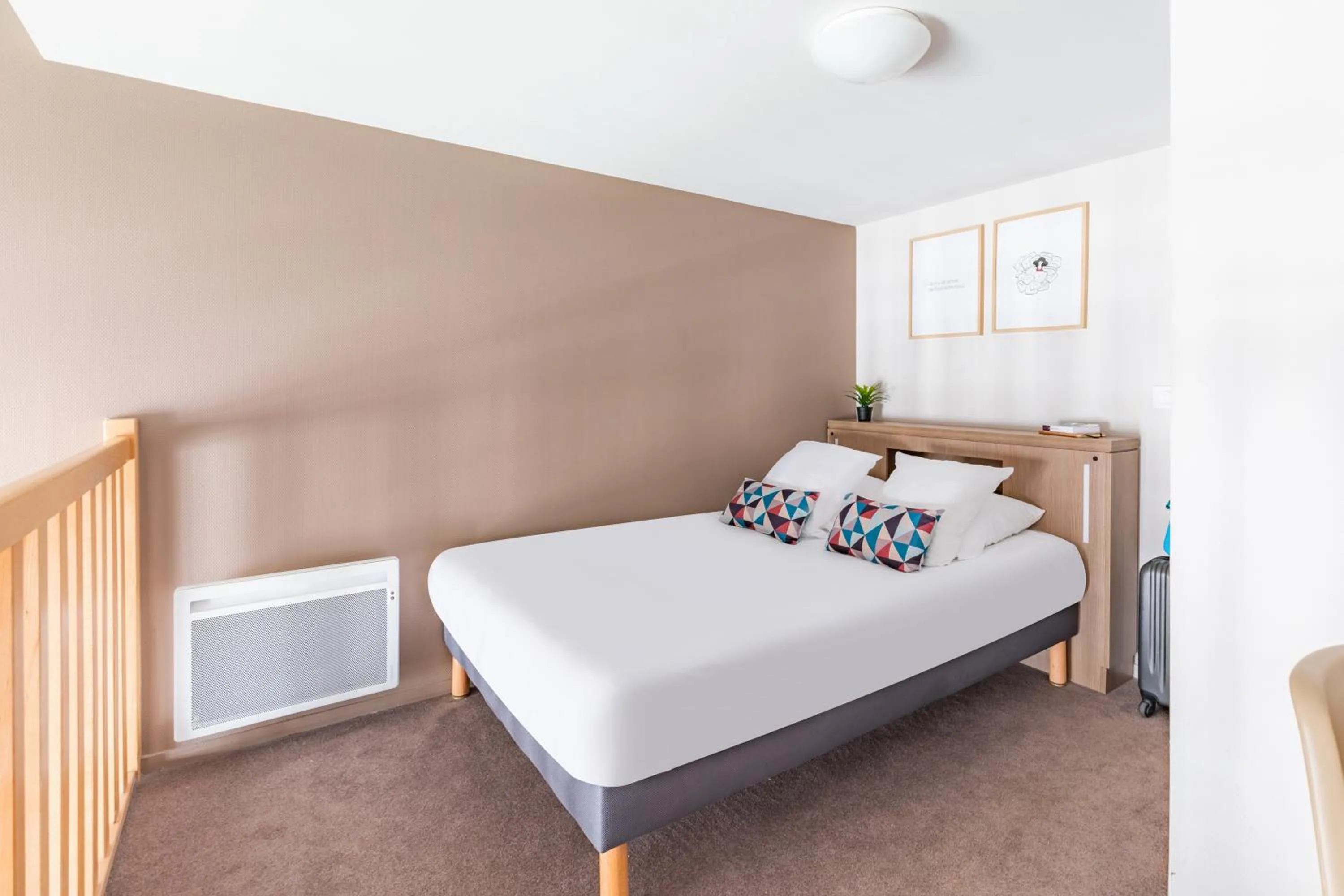 Bed in Appart’City Confort Reims Centre