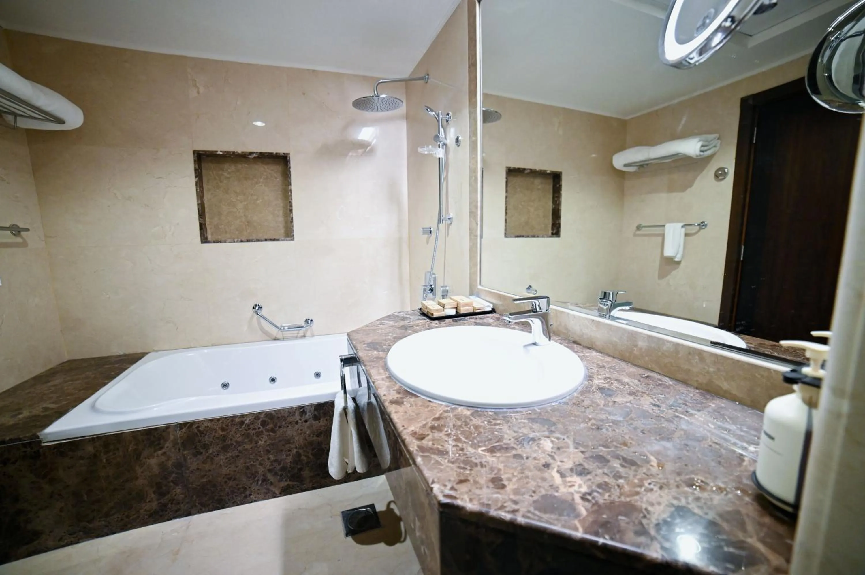 Bathroom in Seven Seas Hotel