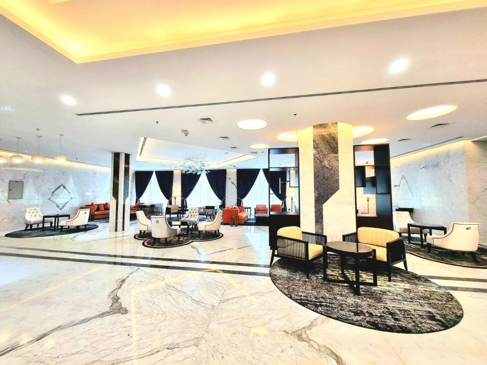 Lobby or reception in Seven Seas Hotel
